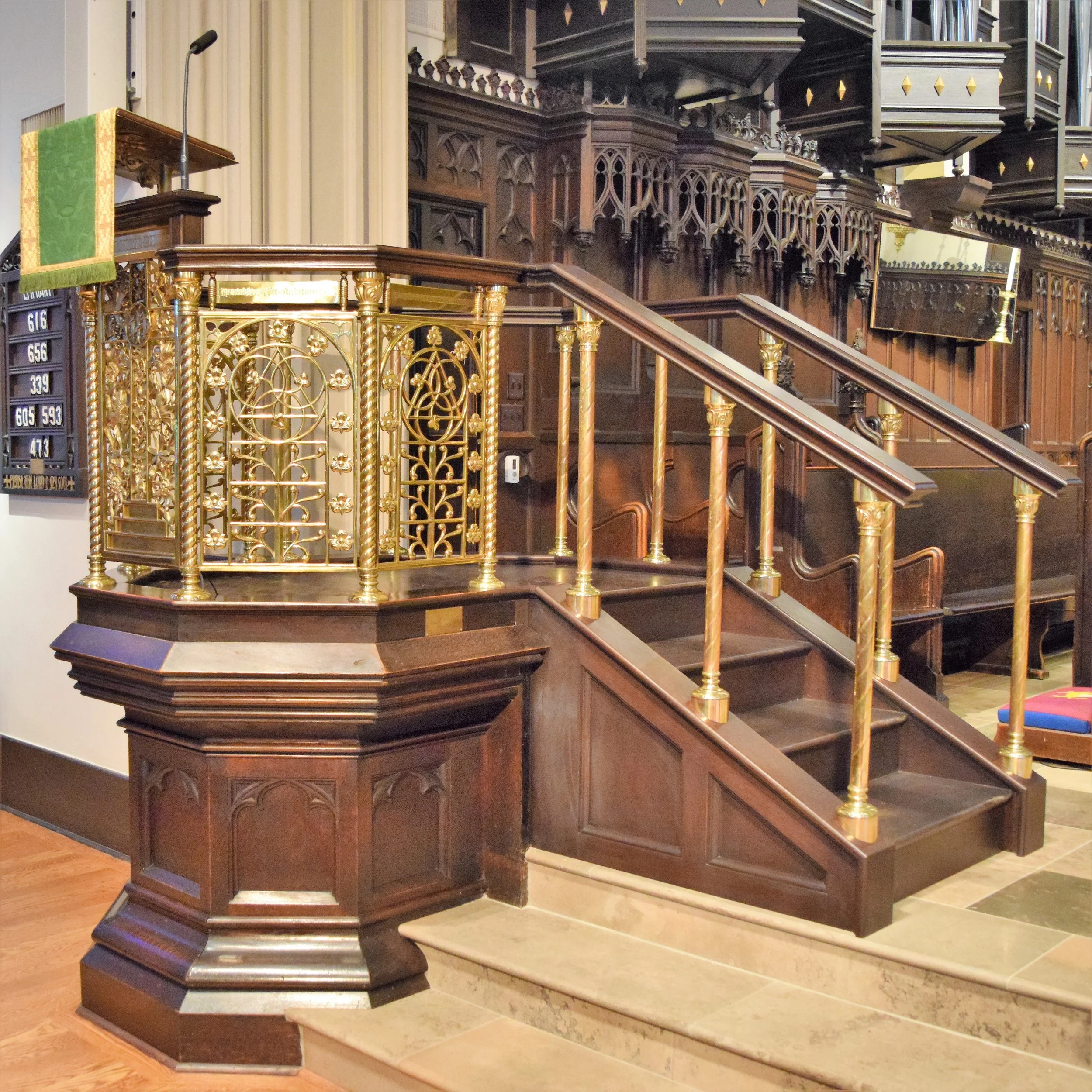 AMBOS & LECTERNS