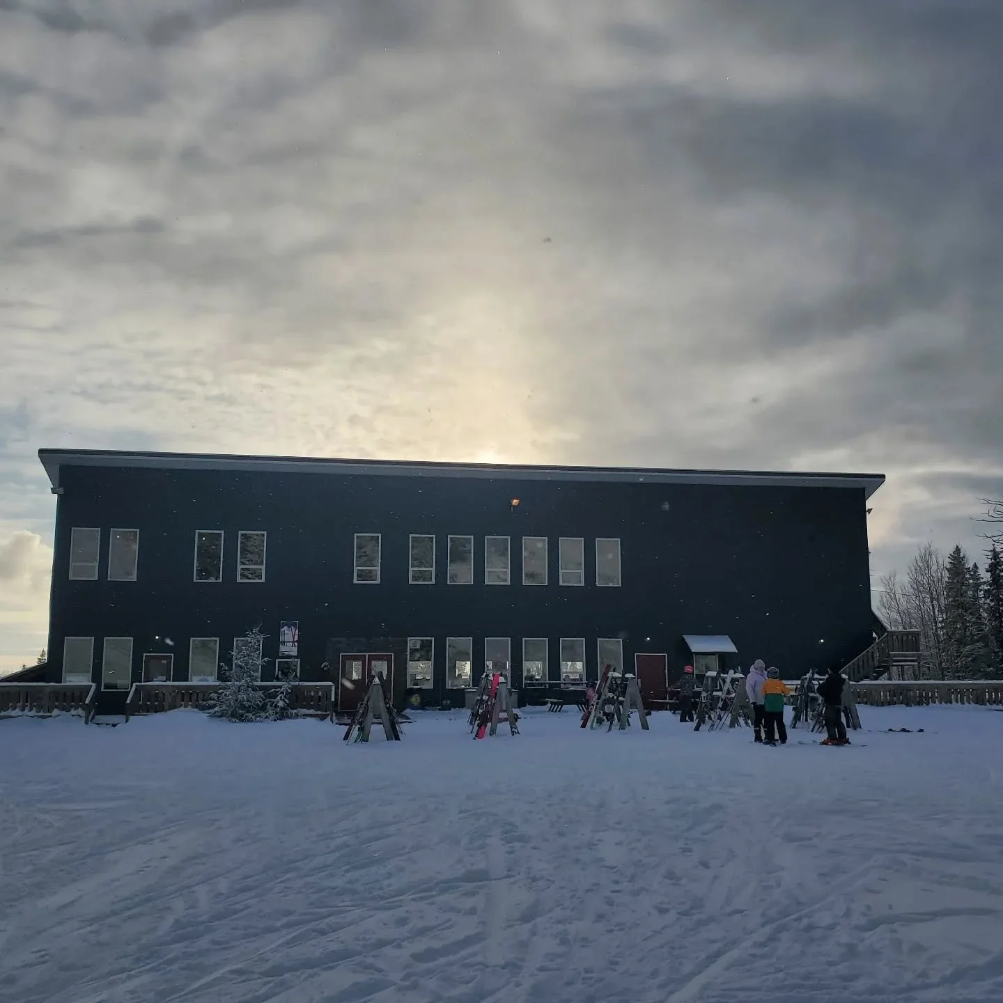Happy Sunday:) lifts spin 930-330 Mild temps and tilled runs , who ordered the spring skiing?  Park is so close to being done but not quite there ...