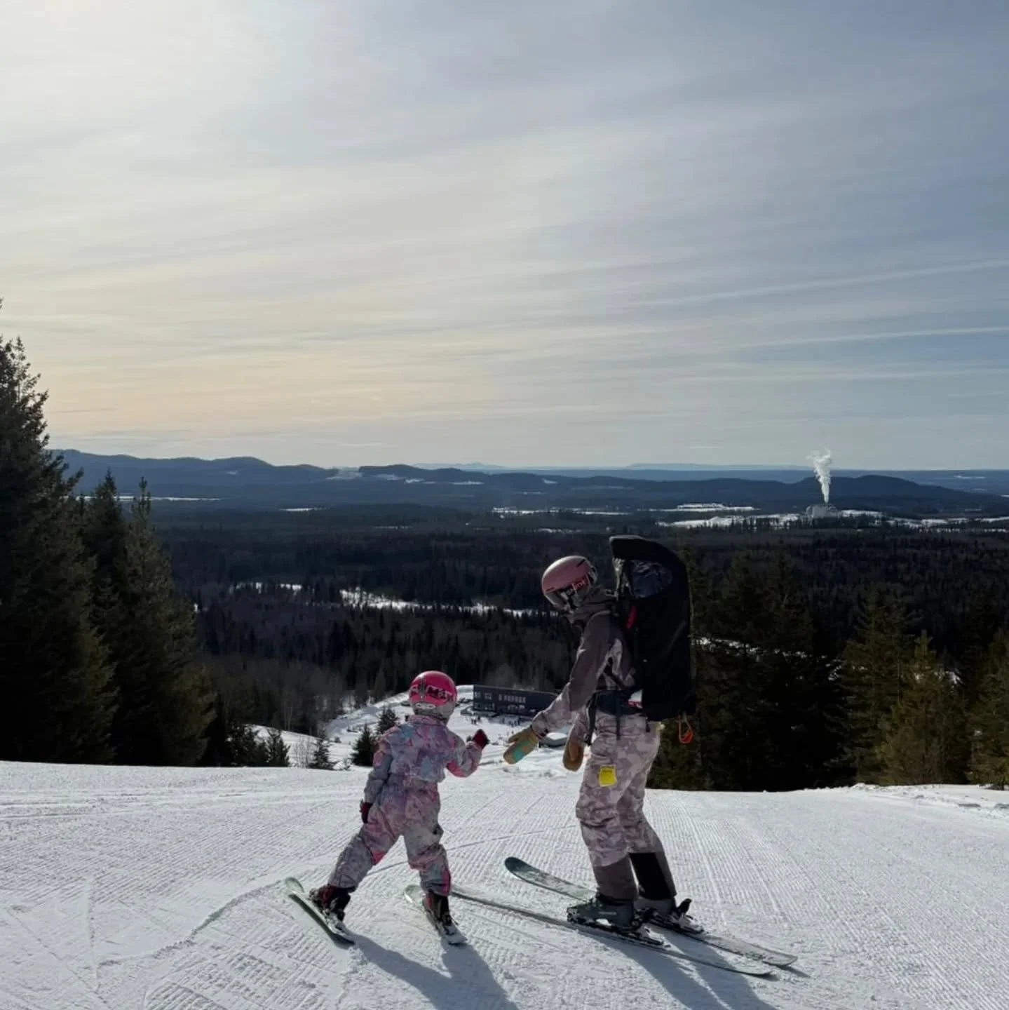 Thursday March 5th and we're back for another week:) 
Groomer has been out, fresh tilled and mild. Great conditions. 

Is it brown in town,  starting to get you down? Don't let the green grass fool ya!
One thing about the Ridge is very little of it i