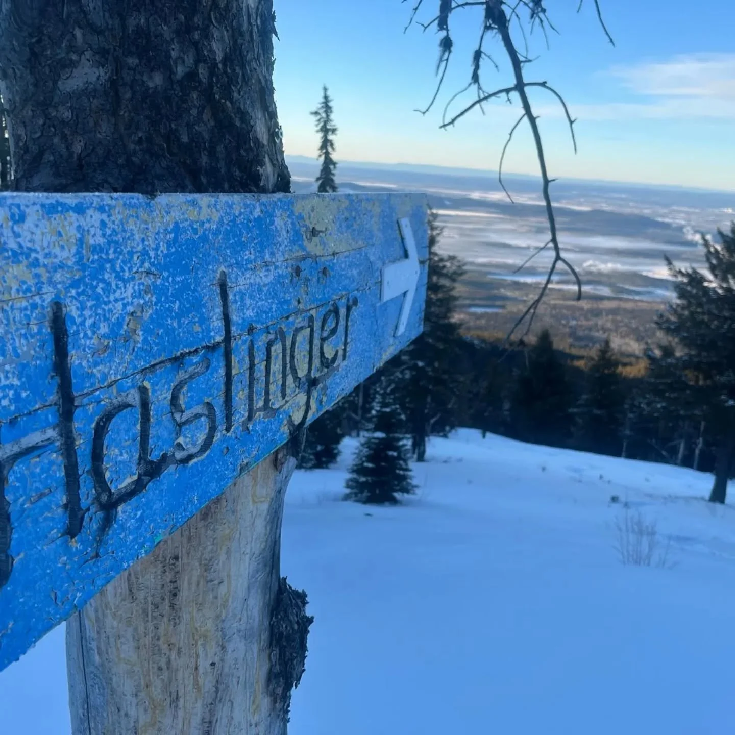 A little extra sleep for all those Everest challenge competitors today, the lift runs on our spring hours 10-4 today. 

Thank you to everyone who completed yesterday, and to the staff and guests who had fun with our theme! 

Caeser Sunday and hamburg