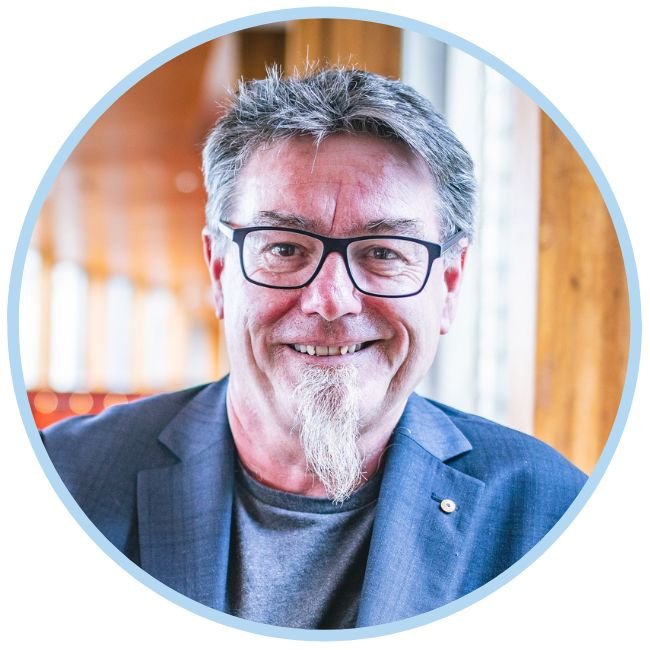 Prof Gordon Wallace AO (AUS)