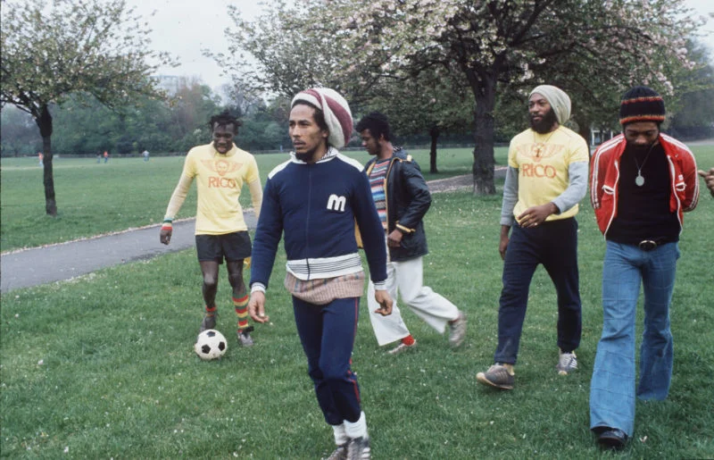 4 - Bob_soccer_squad-800x515.jpg