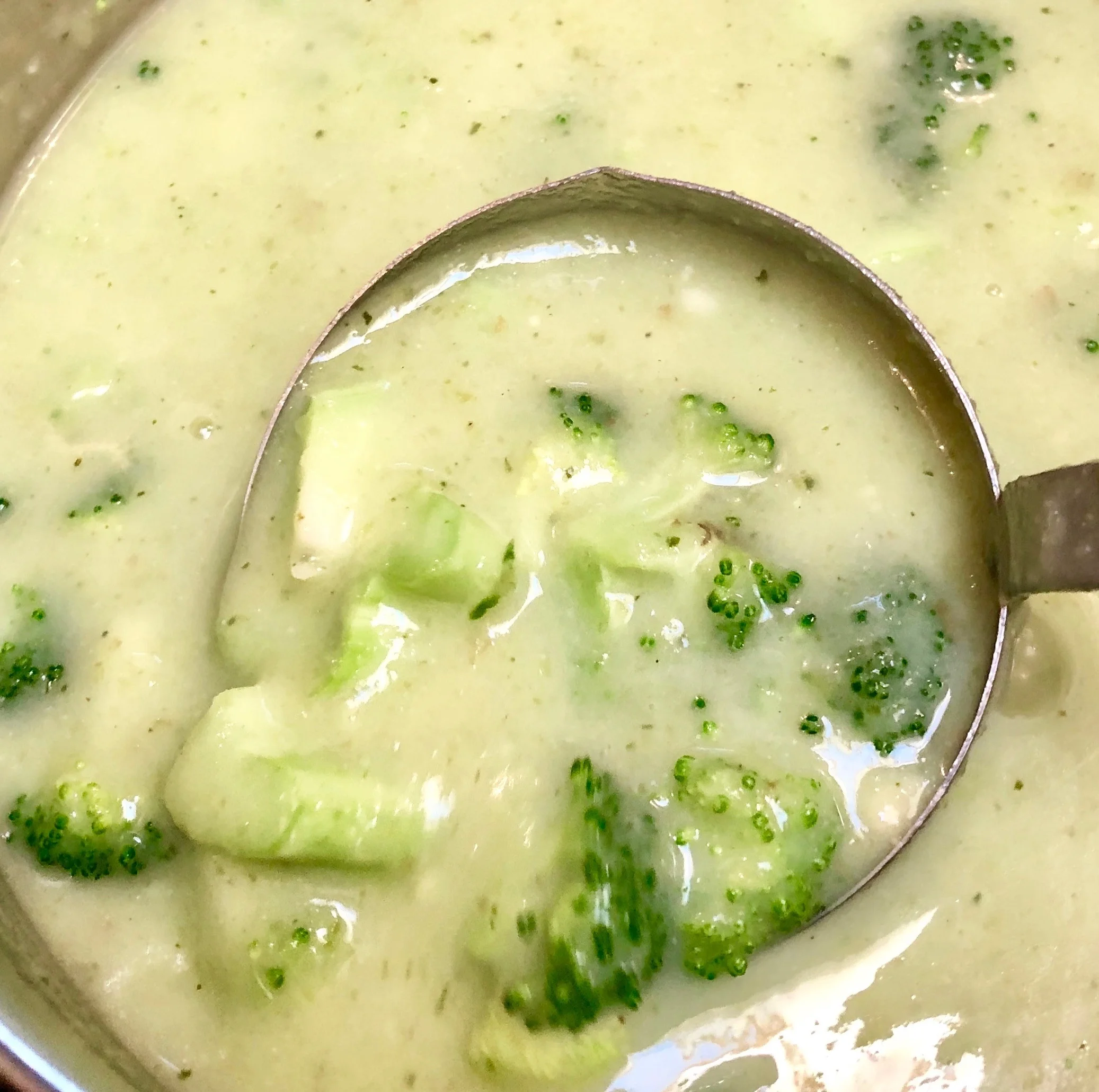 Light & Creamy Parmesan Broccoli Soup