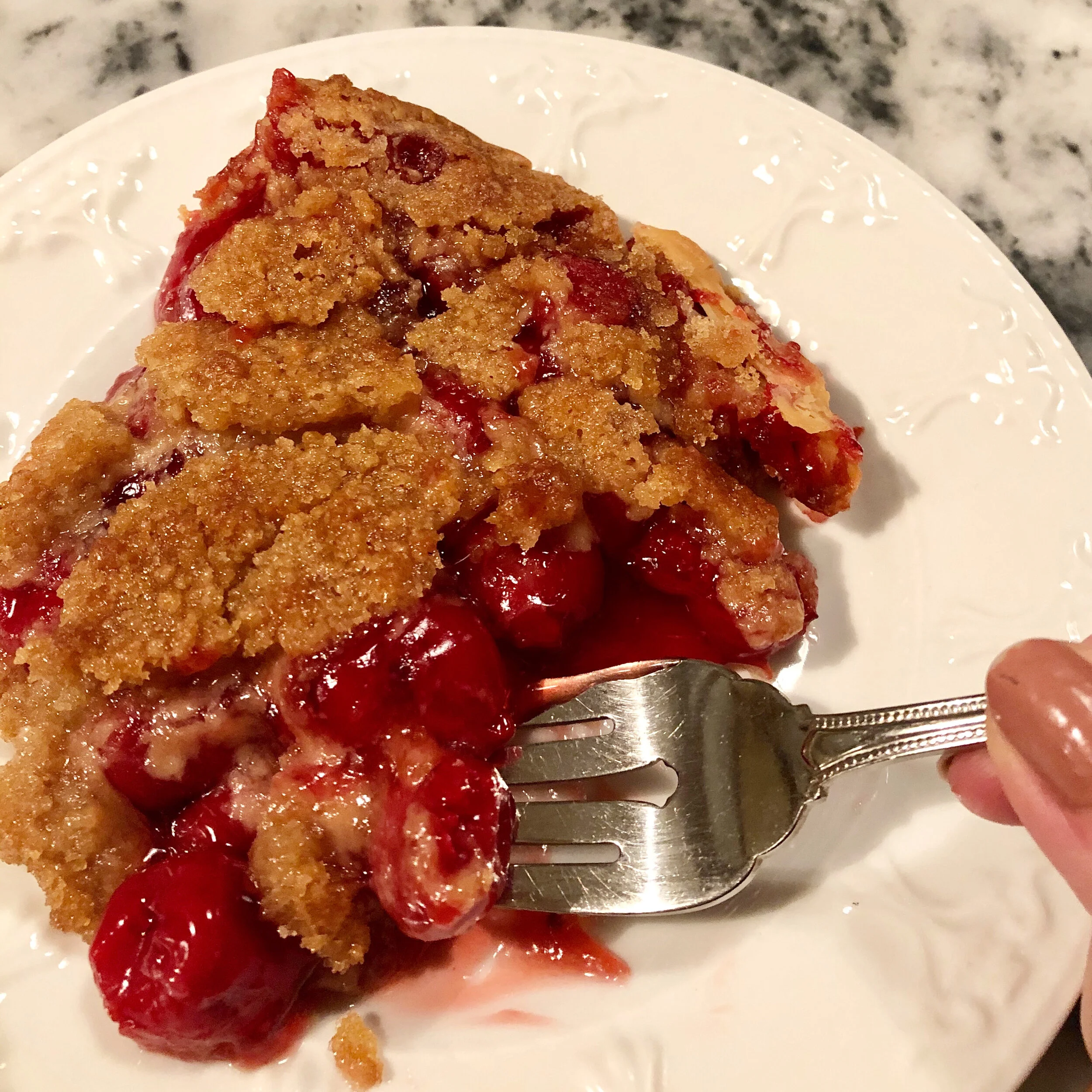 Cherry Pie with Crumb Topping 