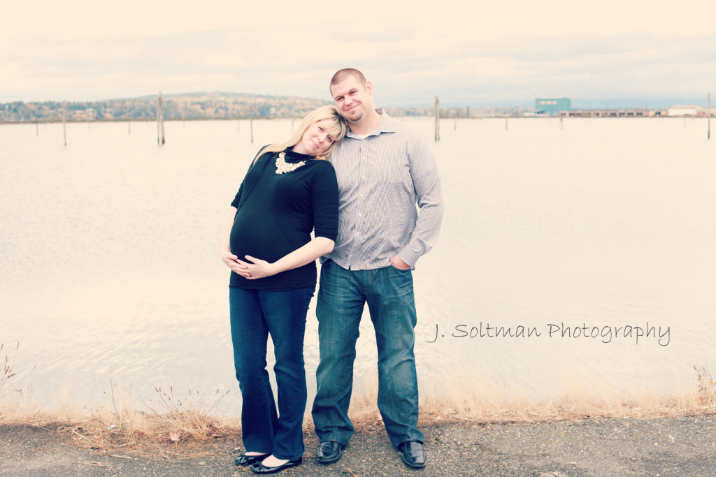Sneak Peak: Janae + Chris {Everett Maternity}