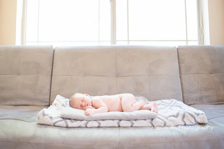 Seattle Newborn Photos | Mini Session | Eloisa & Family