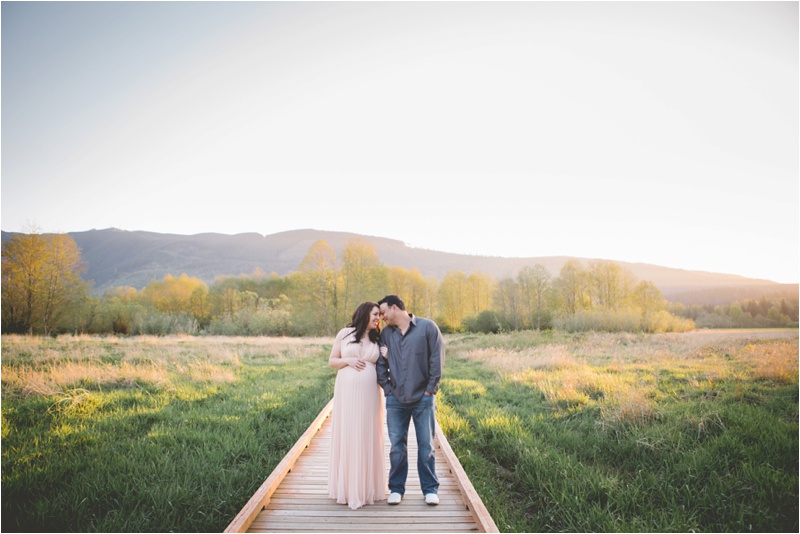 Snoqualmie, WA Maternity | Milissa + Ryan