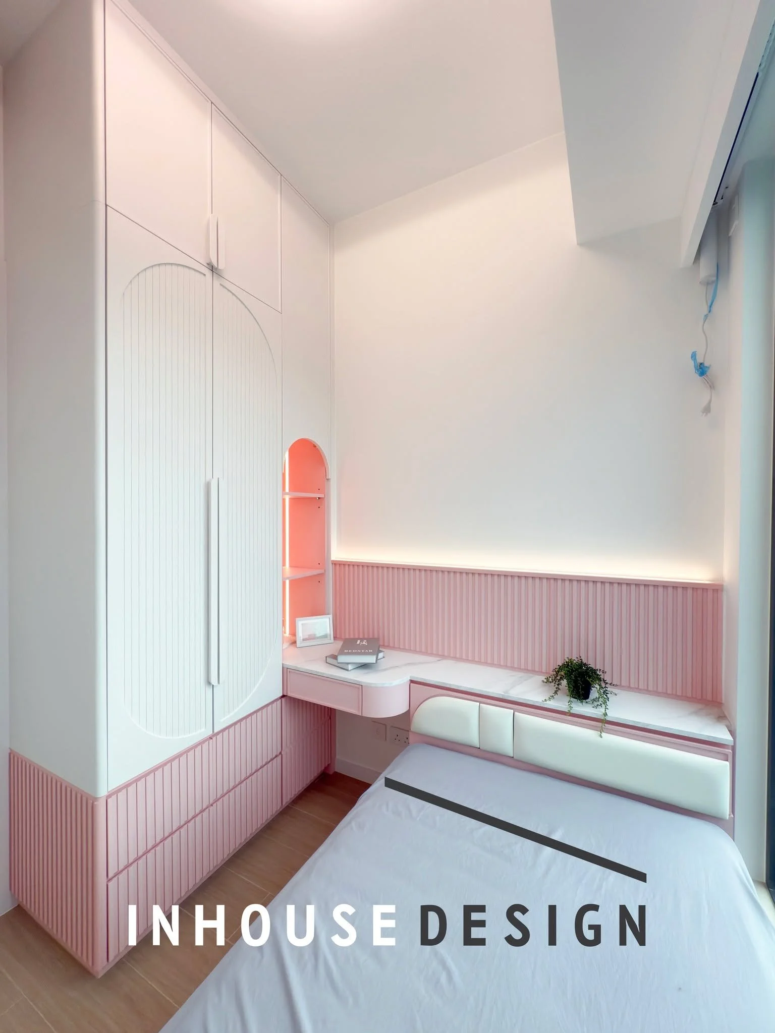 將軍澳 嘉悅 l 3房單位
設計風格 l 地中海風格

地中海風格以明亮的顏色為主，傳達了一種悠閒、舒適以及與自然和諧相處的生活方式，非常適合海濱度假屋和休閒空間的設計。

#室內設計 #傢俬訂造 #裝修 #傢俬 #INTERIORDESIGN #INTERIOR #DESIGN #蔚藍灣畔 #新都城 #將軍澳中心 #將軍澳廣場 #日出康城 #seatosky #MARINI #MONTARA #LP6 #LP10 #首都 #領都 #緻藍天 #晉海 #將軍澳 #簡約風 #歐陸風 #簡歐風 #日式