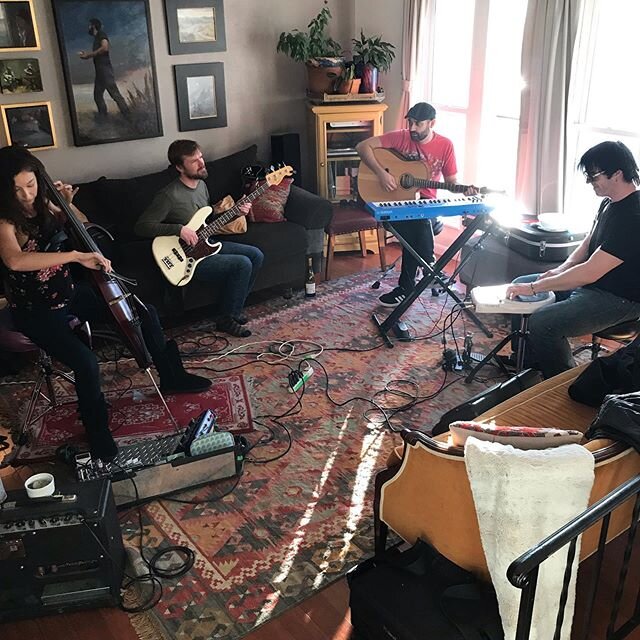 Sunday Acoustic Jamz prepping for our @magicratlivemusic set THIS Friday, January 10th at 8pm! No opener. See you then ;)
.
.
.
#acoustic #cello #acousticrock #magicrat #postparadise #lonelyworlds #rockshow #fortcollins #fortcollinsmusic #cellorock #