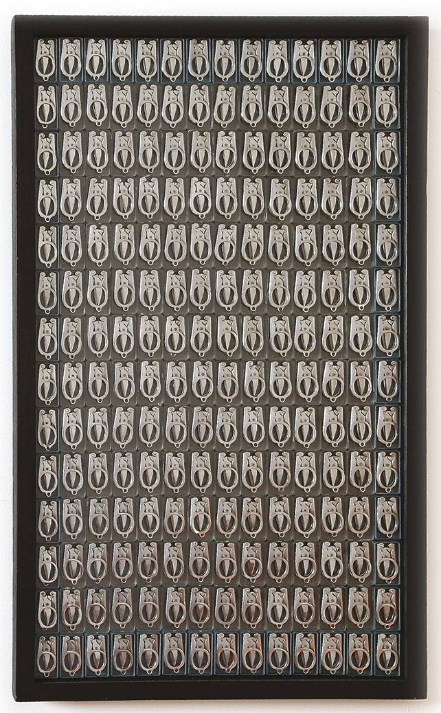 Manucure — H 78 cm - L 55 cm