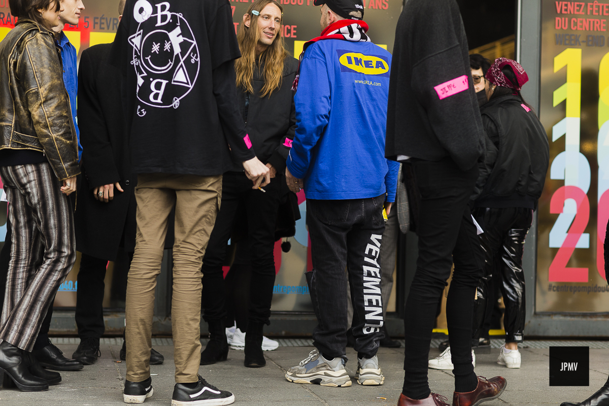 Demna-Gvasalia_StreetStyle_Fashion-Photography_by_Nabile-Quenum_JaiPerduMaVeste_Paris-Fashion-Week-Fall-Winter-2017-7556.jpg