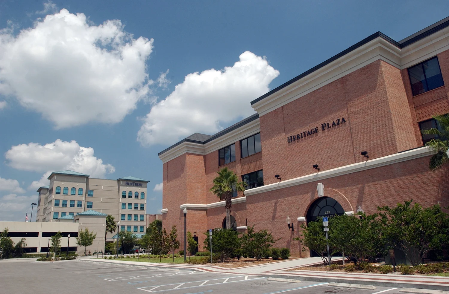heritage plaza_suntrust.jpg
