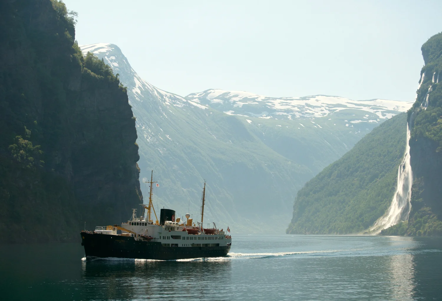 Geirangerfjord-seven-sisters-Norway-080-(1).jpg