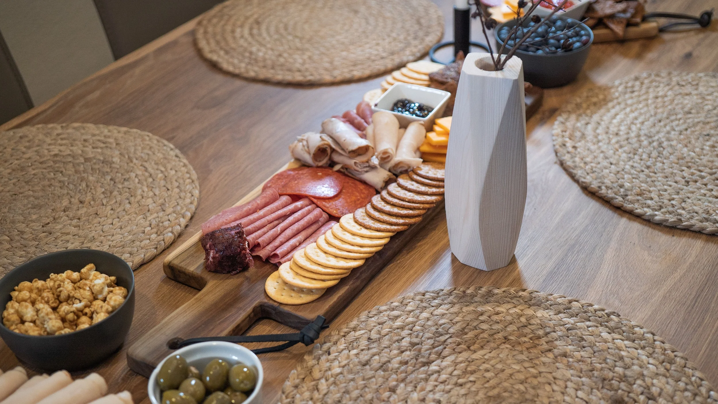 boards-and-vases-settingDSC01301.jpg