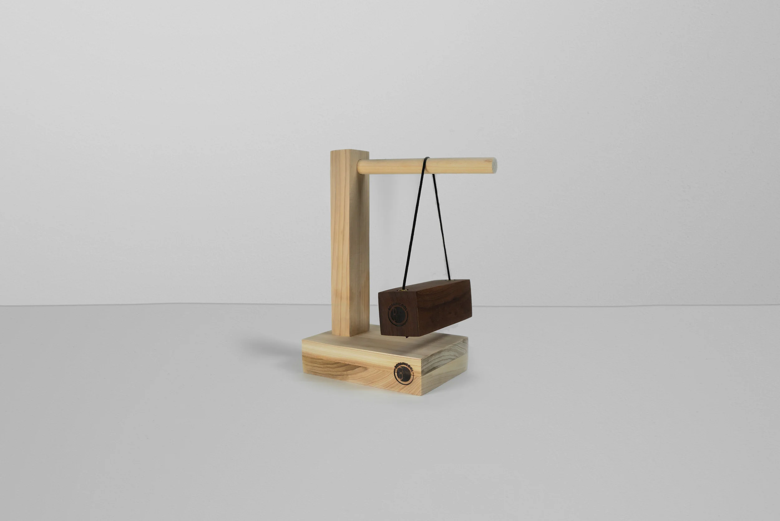 trapeze_stand_02.jpg