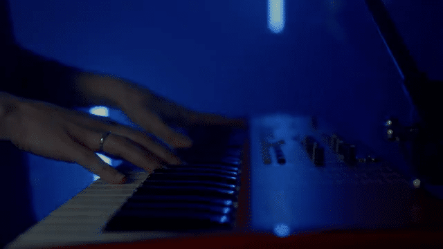 Miro Shot - I Used To Say Things To Strangers-low.gif