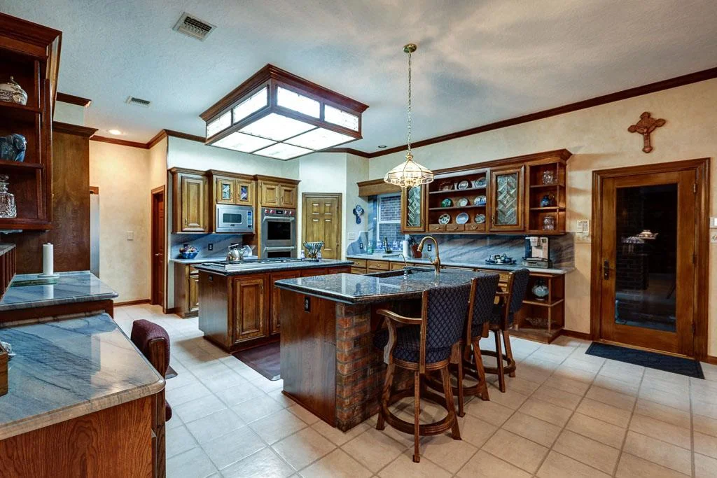 Kitchen: Before