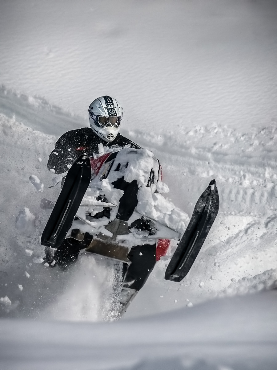 DSC_2954-Snowmobile closeup.jpg