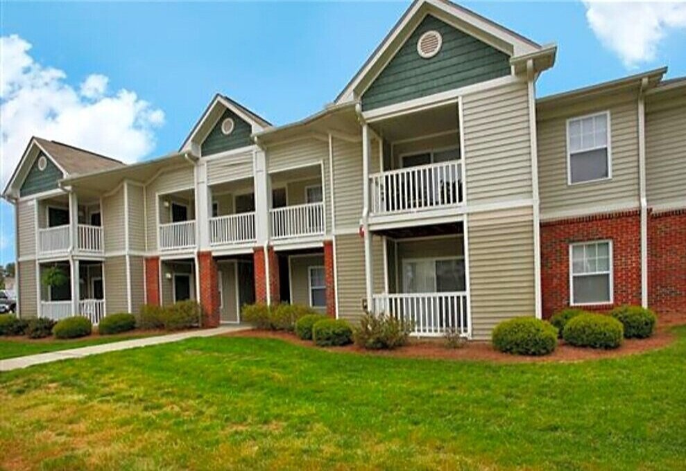 The Links at Thorndale  $6,400,000223(f) | Green Oxford, NC 92 units February 2021