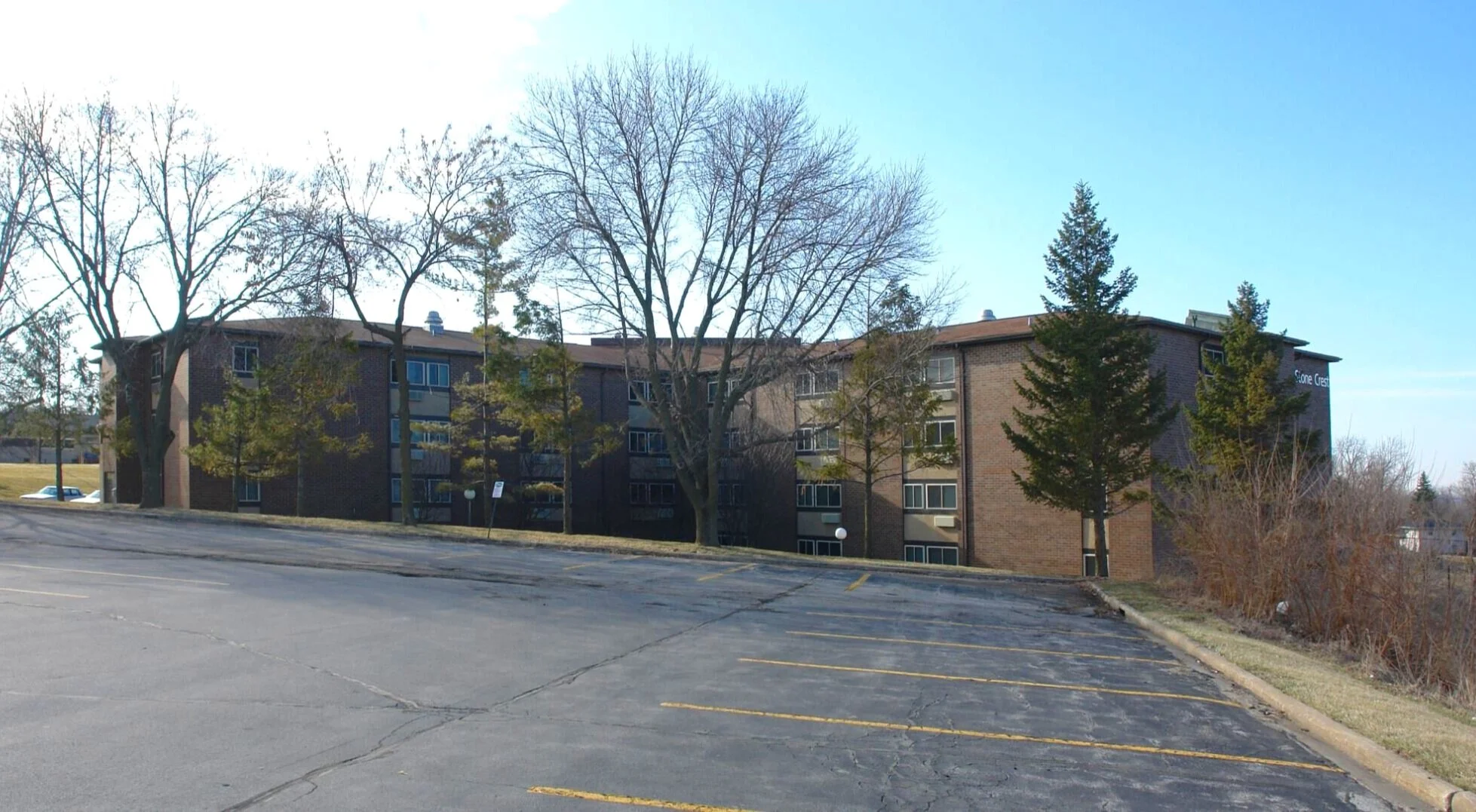 Stone Crest Apartments $4,064,000223(f) | Affordable Des Moines, IA 108 units March 2021