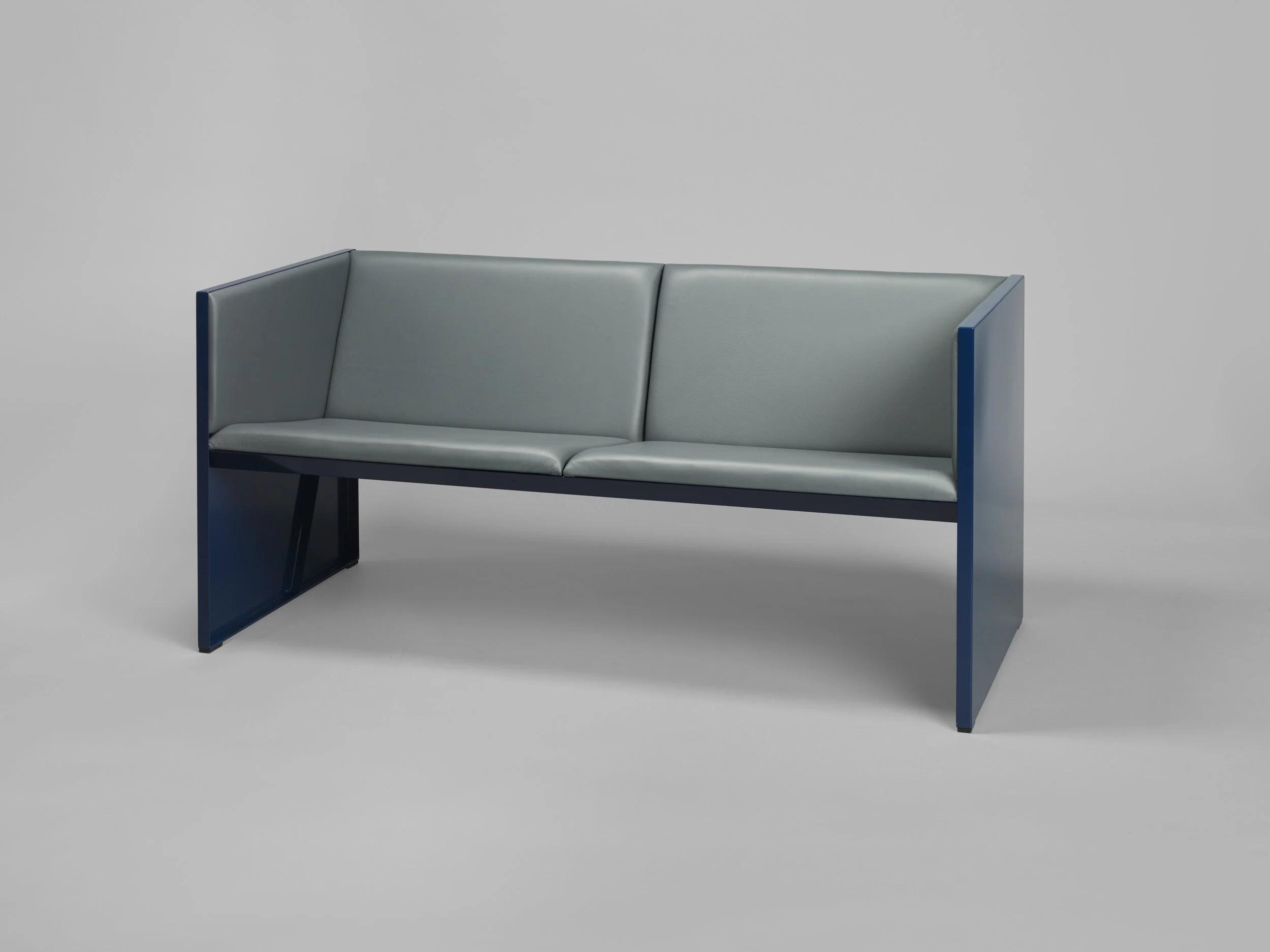 Lodger is a strict yet powerful lounge seating series designed by Mats Theselius and Andreas Roth. With singleness at its core the observer is given an immediate understanding of the object. A rectangular frame in steel combined with elegant soft leather upholstery is all it takes for a salient seating place to be disclosed.Thanks to skilled upholstery and well studied measuremants the sofa and lounge chair has a high comfort despite it’s minimal look.