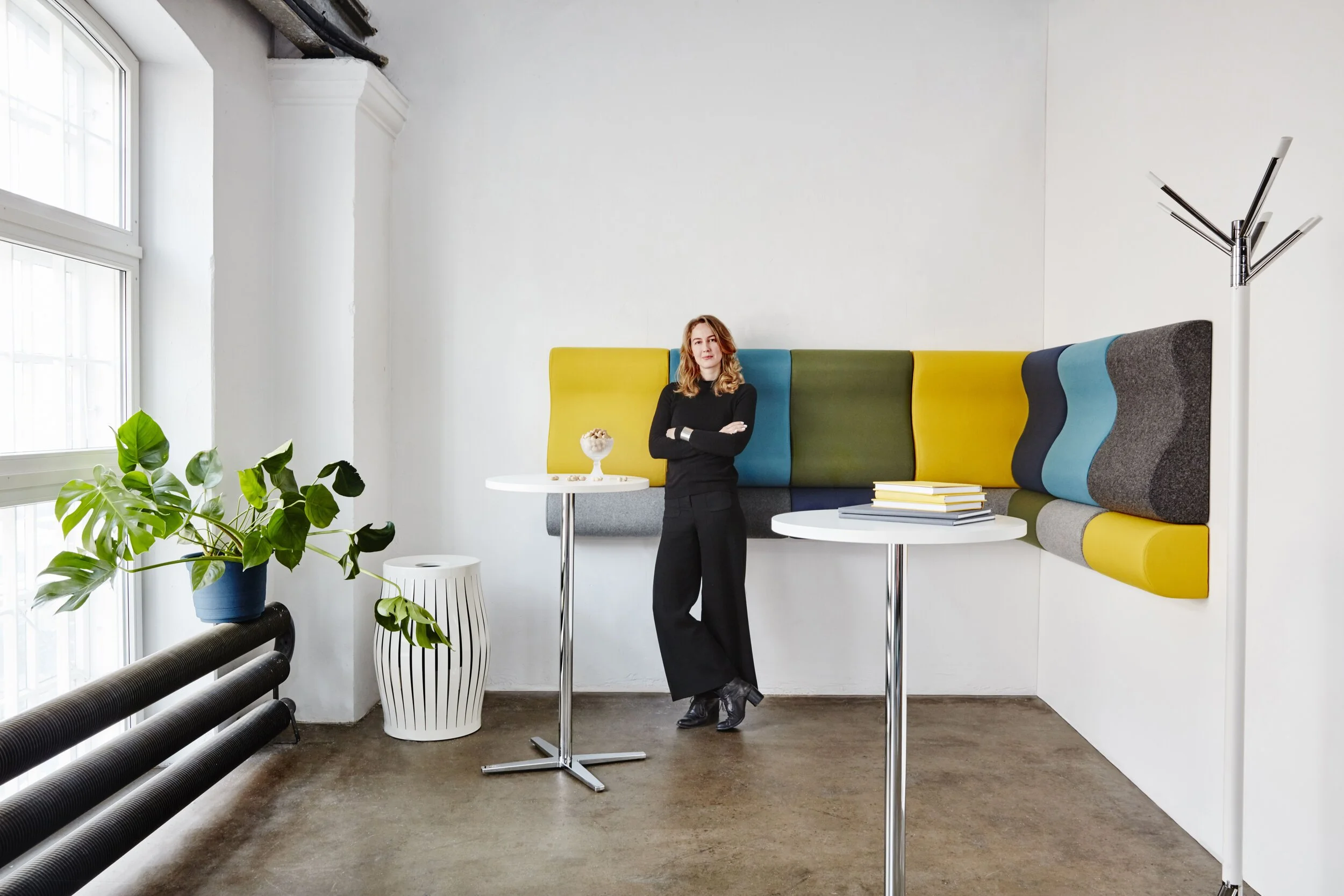 Lean In Wall-sofa