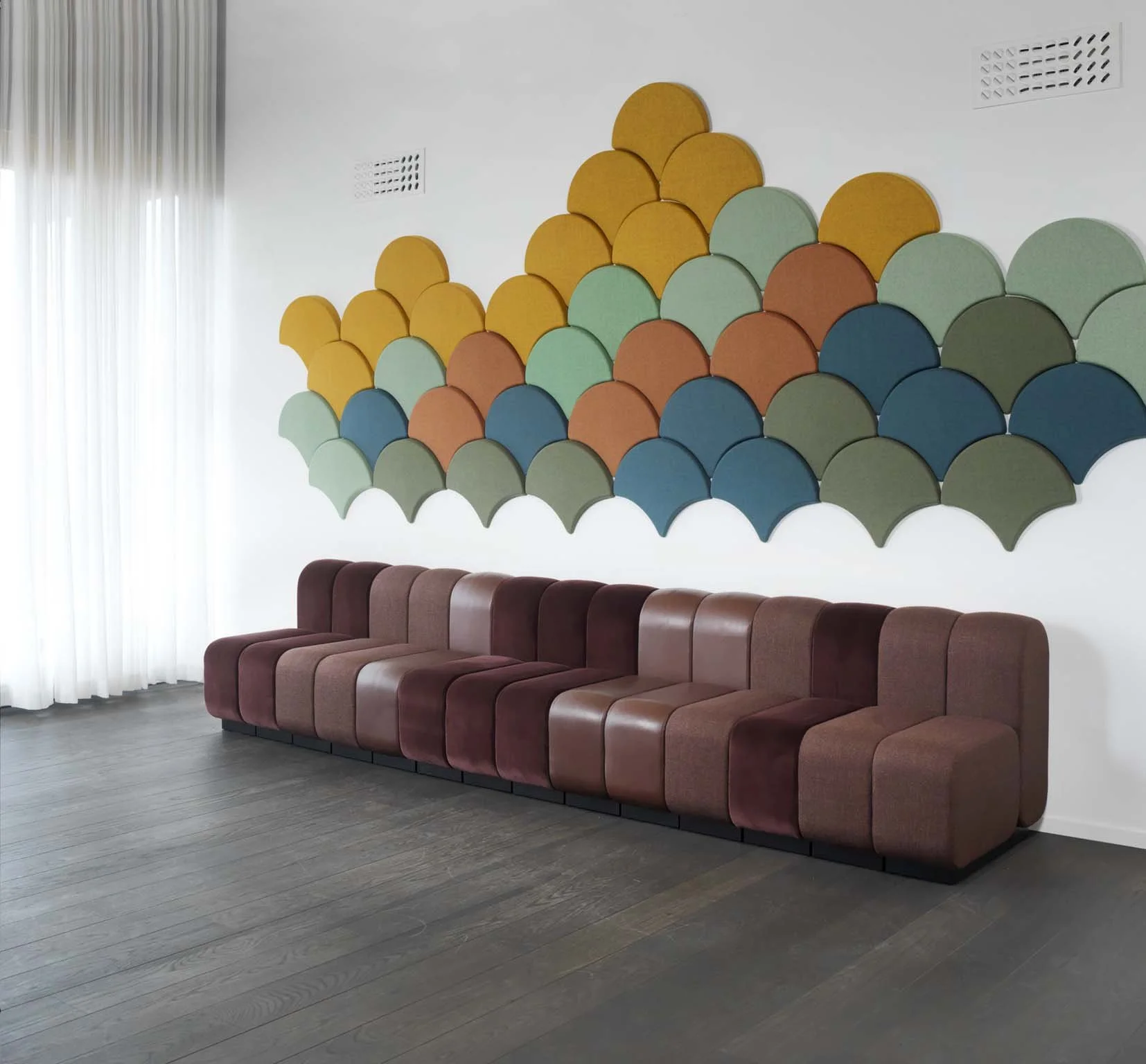 BOB_Seating_SofaModular_ScandinavianSpaces_EnvironmentImage_5.jpg