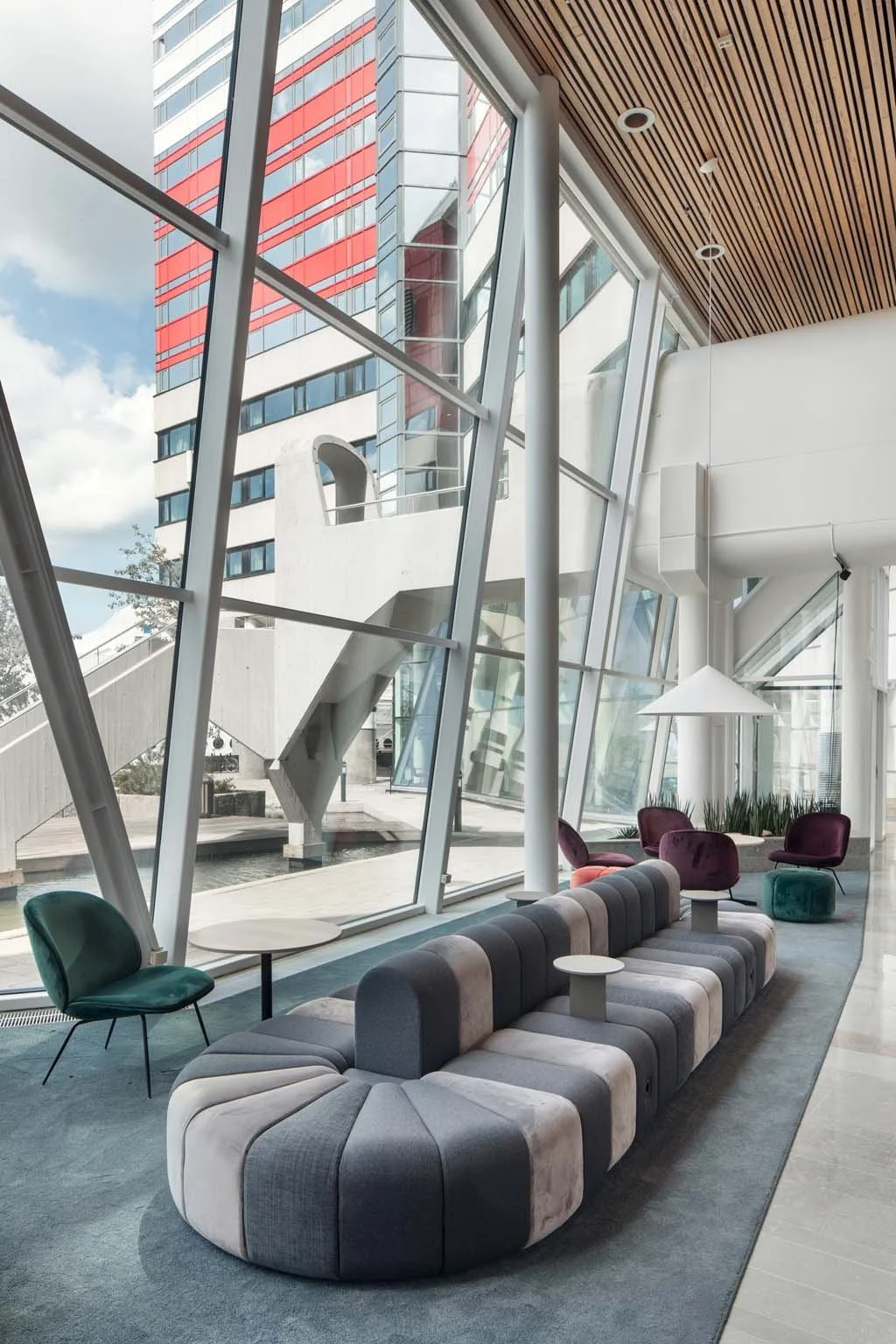 BOB_Seating_SofaModular_ScandinavianSpaces_EnvironmentImage_20.jpg