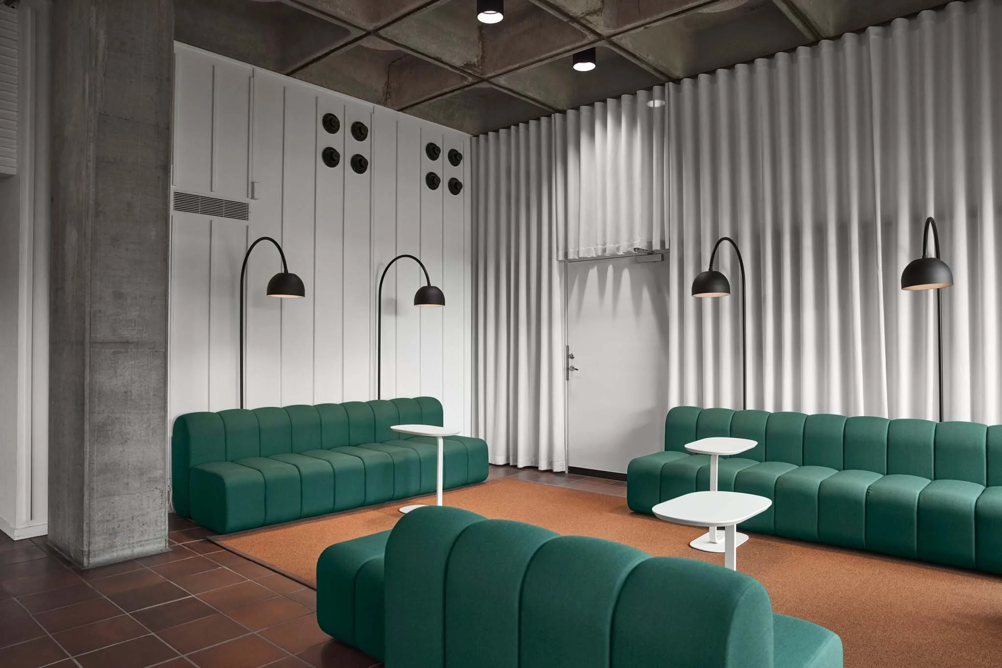 BOB_Seating_SofaModular_ScandinavianSpaces_EnvironmentImage_22.jpg