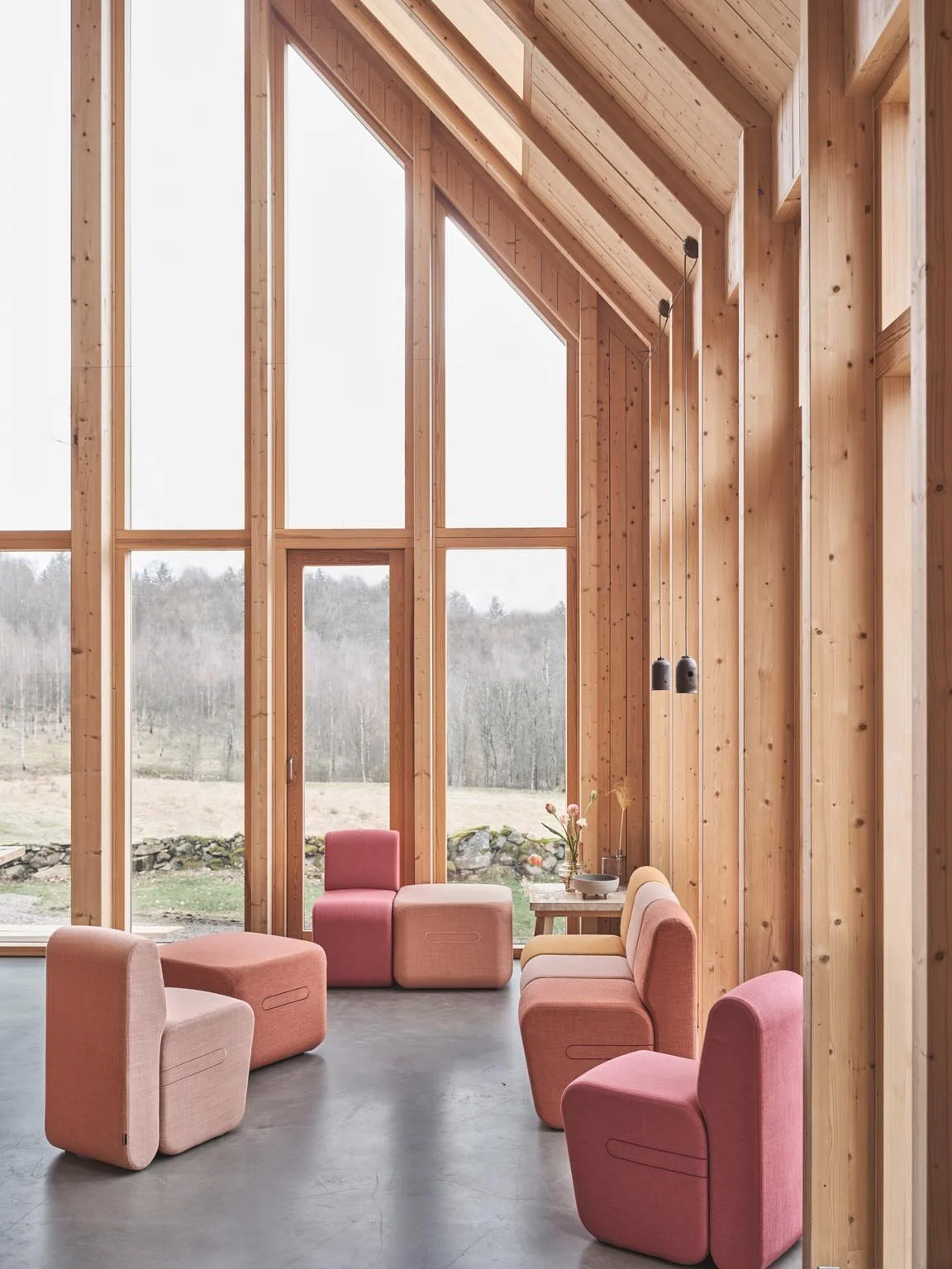 Bobby_Seating_SofaModular_ScandinavianSpaces_EnvironmentImage_1.jpeg