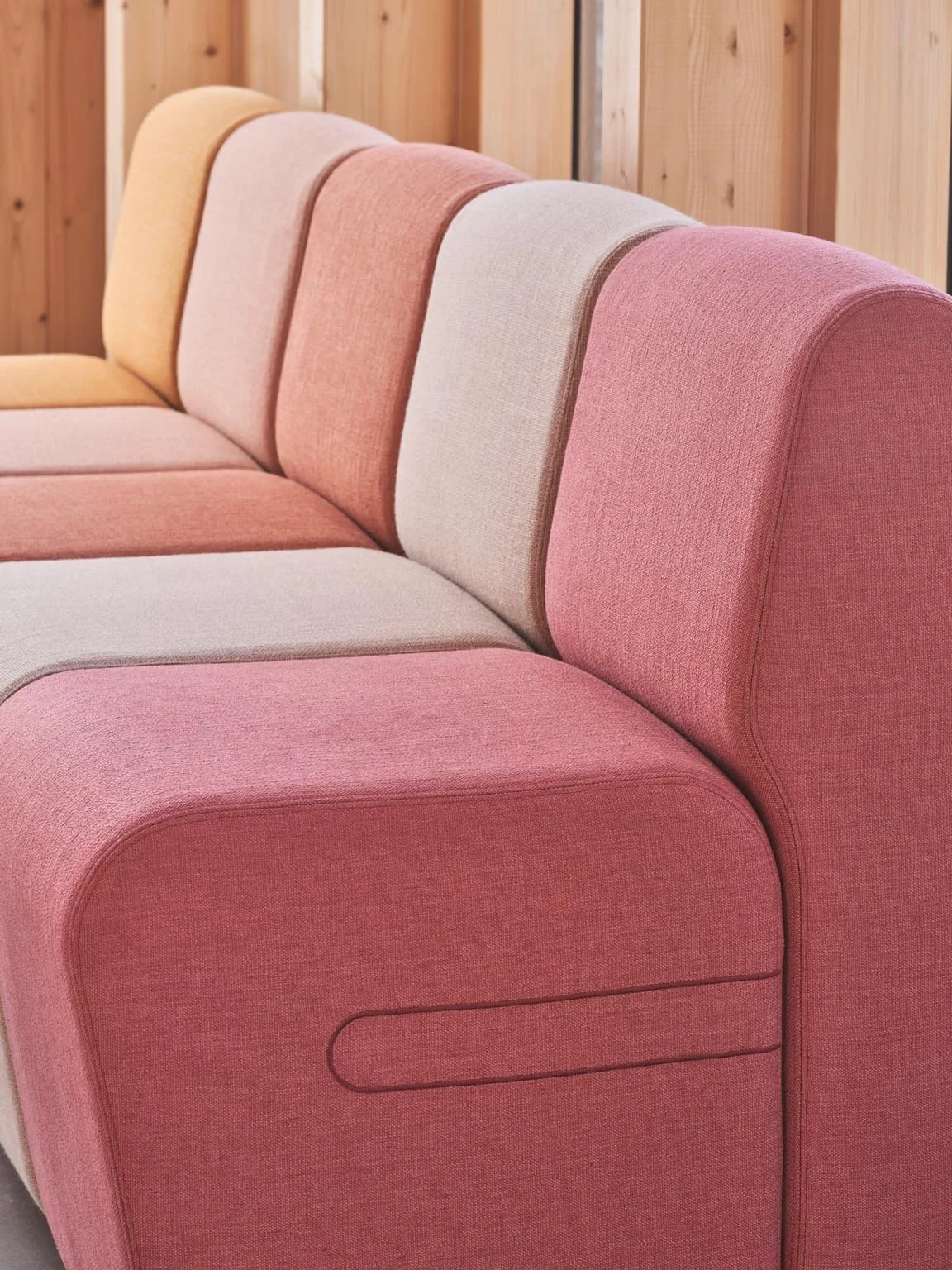 Bobby_Seating_SofaModular_ScandinavianSpaces_EnvironmentImage_3.jpeg