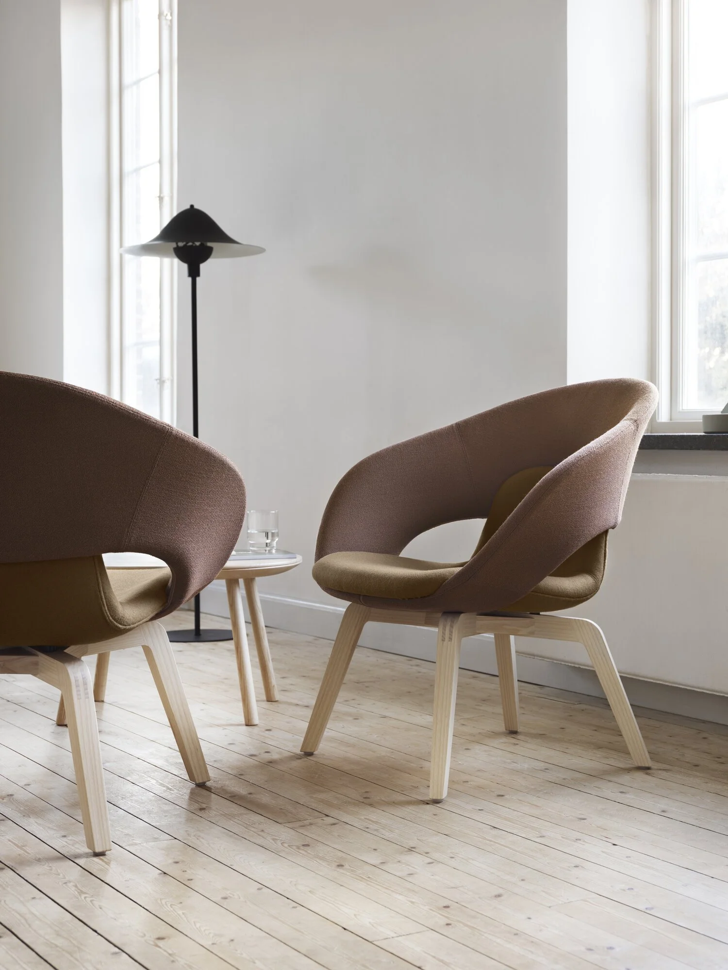 Deli_Seating_LoungeChair_ScandinavianSpaces_EnvironmentImage_3.jpeg