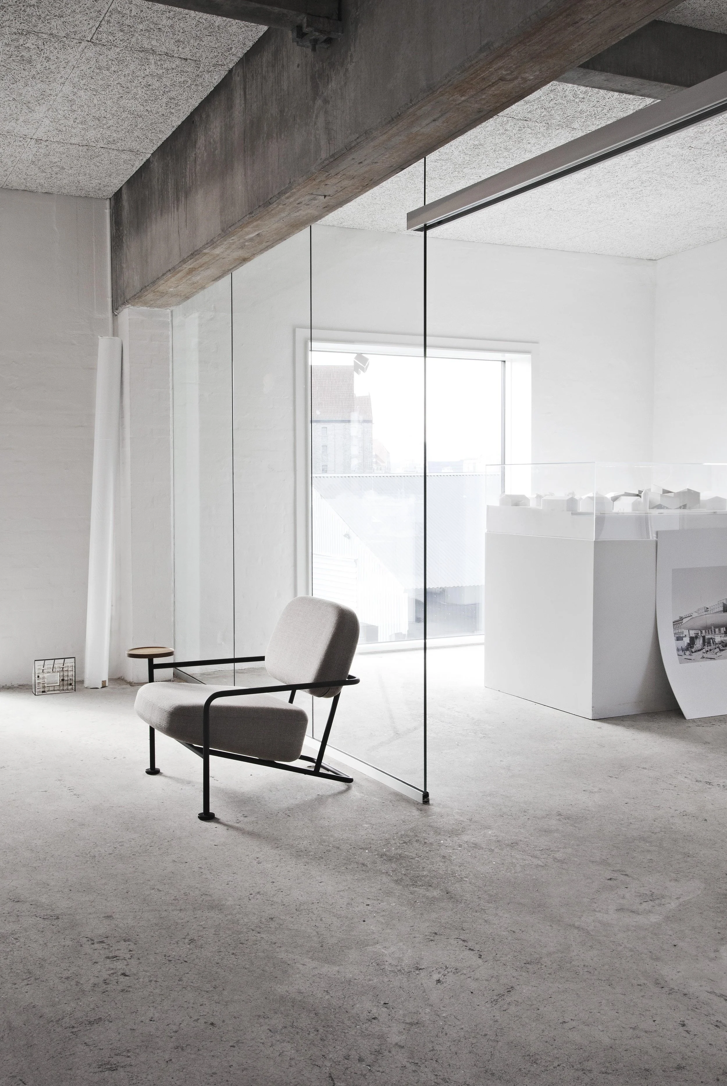 Åhus_Seating_LoungeChair_ScandinavianSpaces_EnvironmentImage_4.jpg
