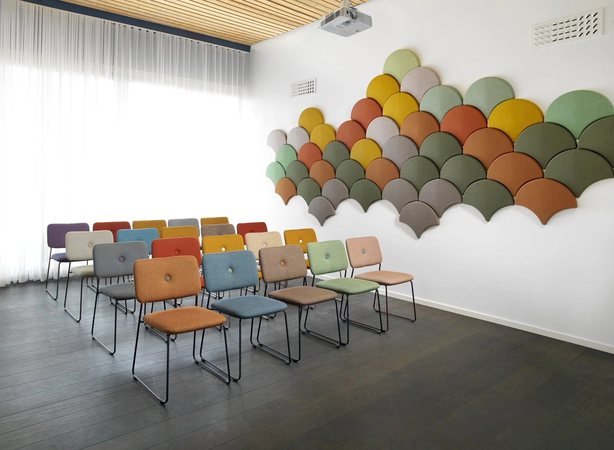 Dundra_Seating_GuestDiningStool_ScandinavianSpaces_EnvironmentImage_1.jpeg