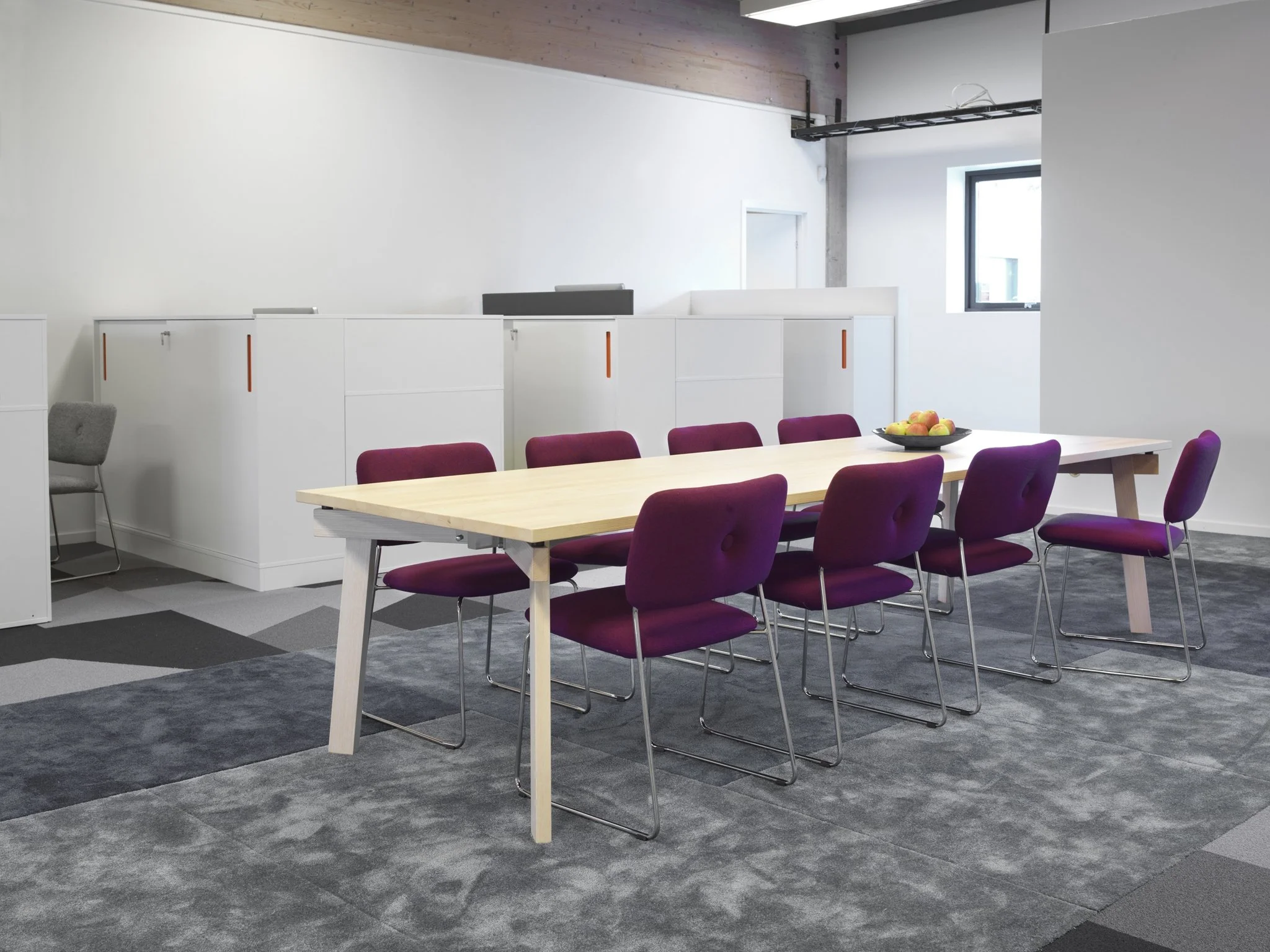 Dundra_Seating_GuestDiningStool_ScandinavianSpaces_EnvironmentImage_6.jpeg