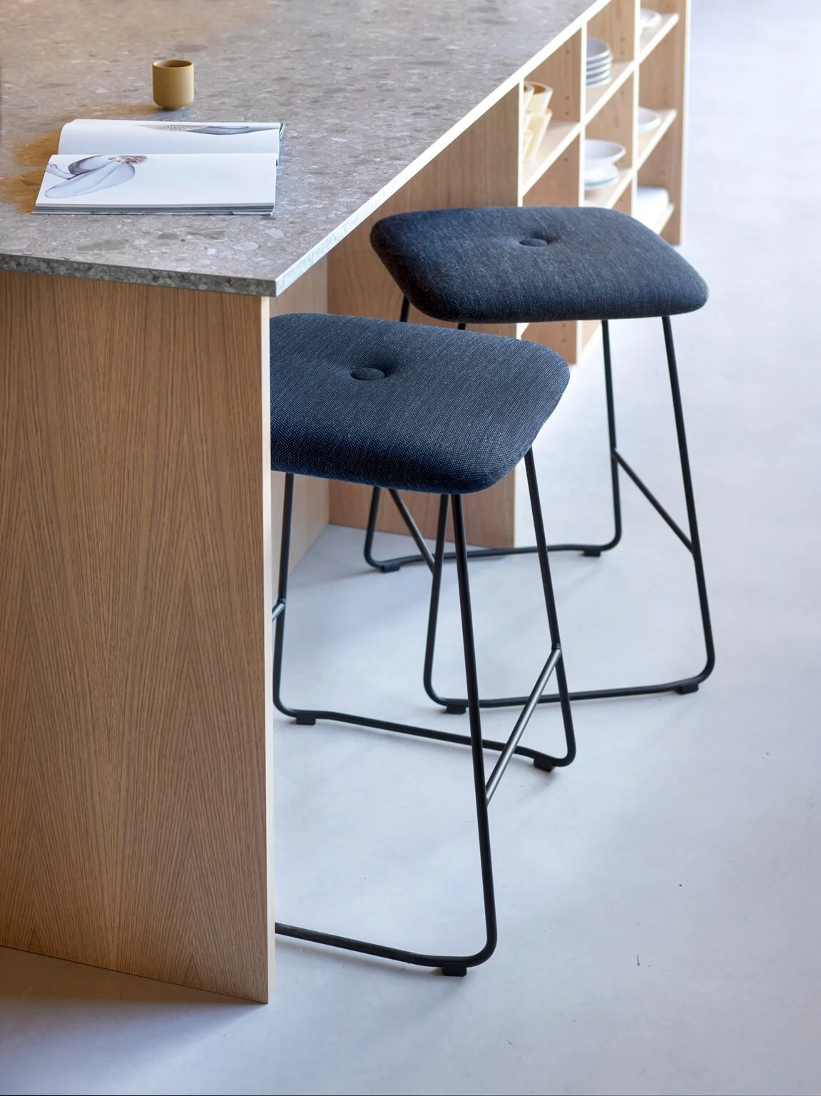 Dundra_Seating_GuestDiningStool_ScandinavianSpaces_EnvironmentImage_9.jpeg
