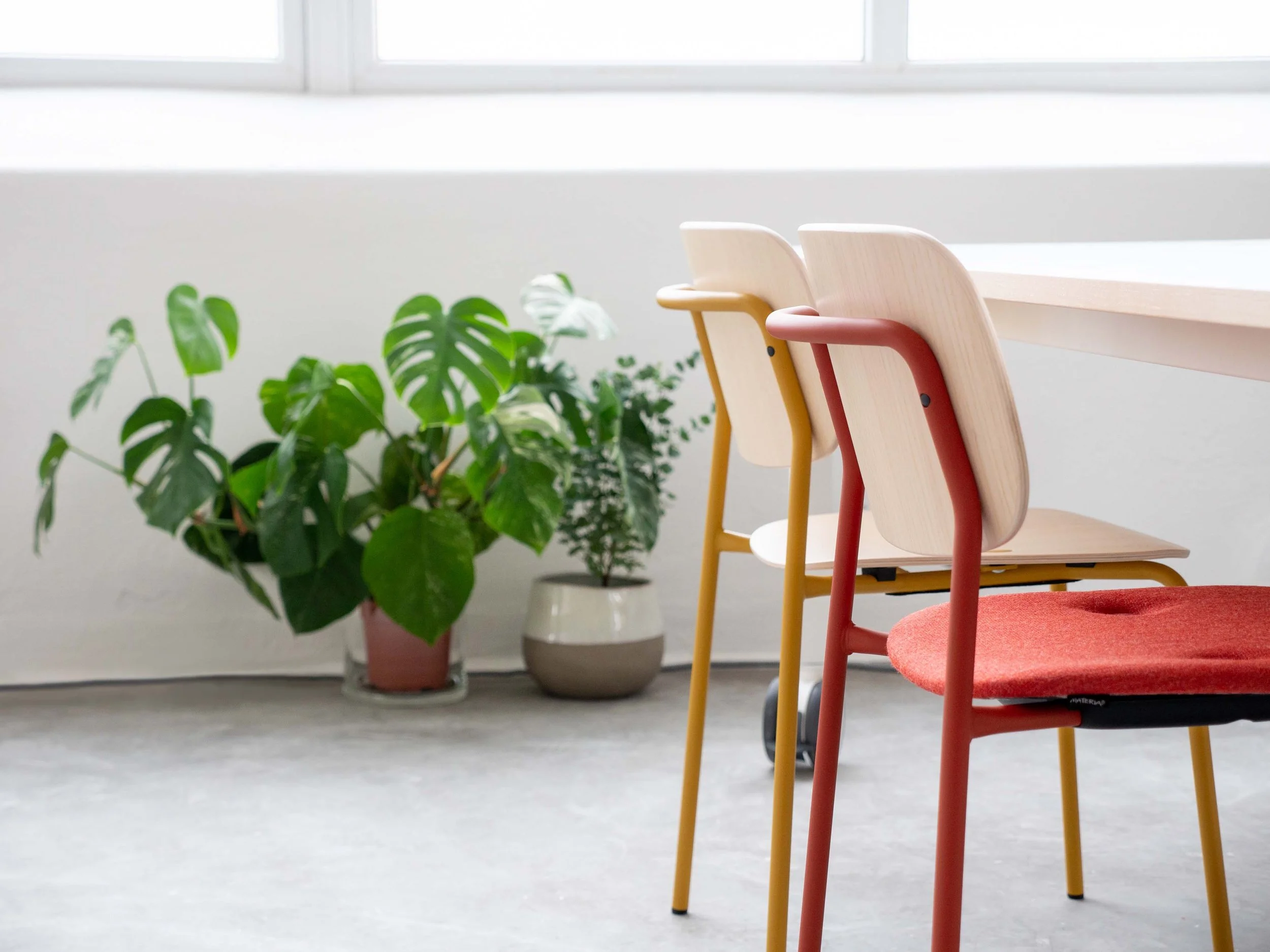 Anagram_Seating_GuestDiningStool_ScandinavianSpaces_EnvironmentImage_3.jpg