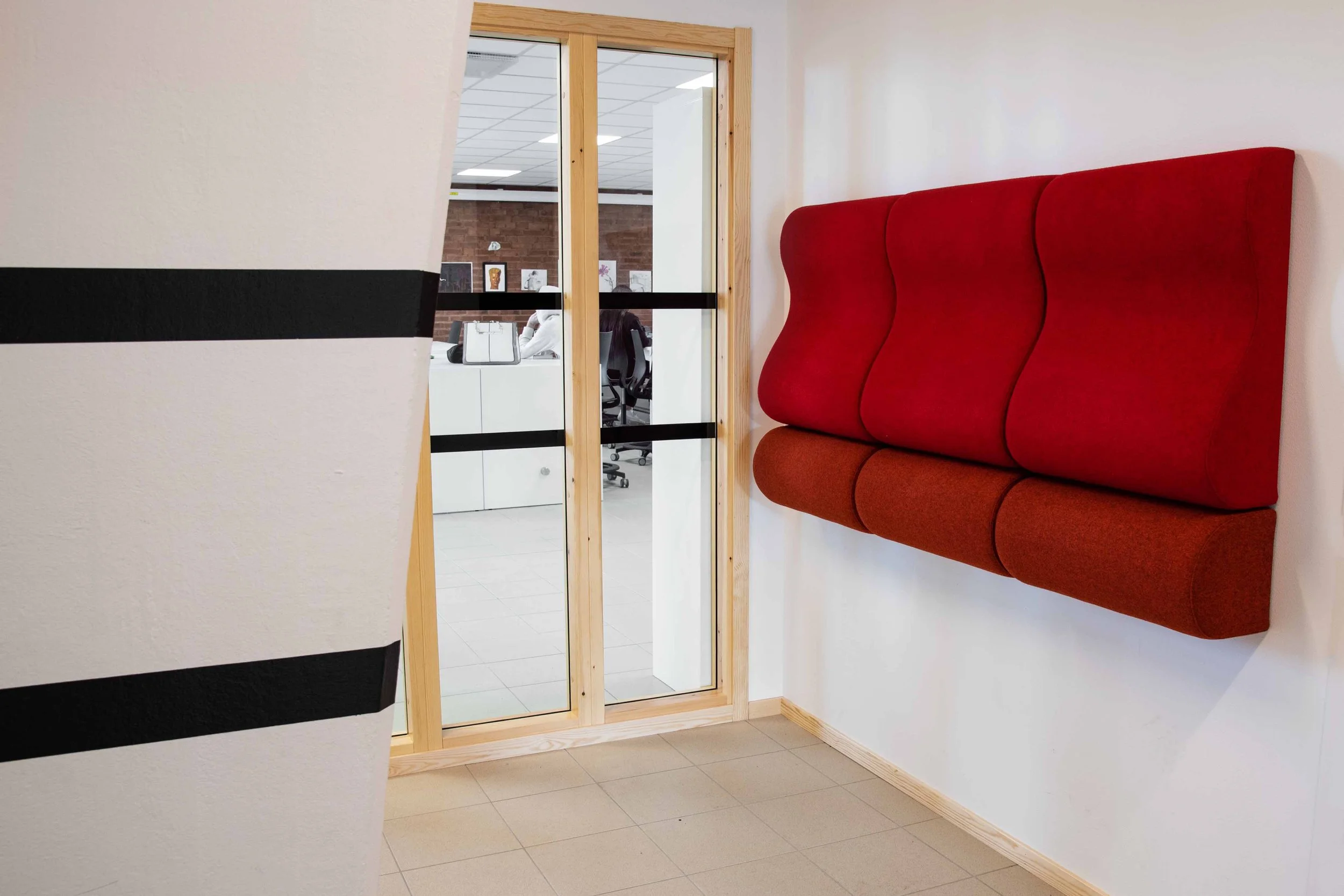 LeanIn_Seating_SofaModular_ScandinavianSpaces_EnvironmentImage_2.jpg