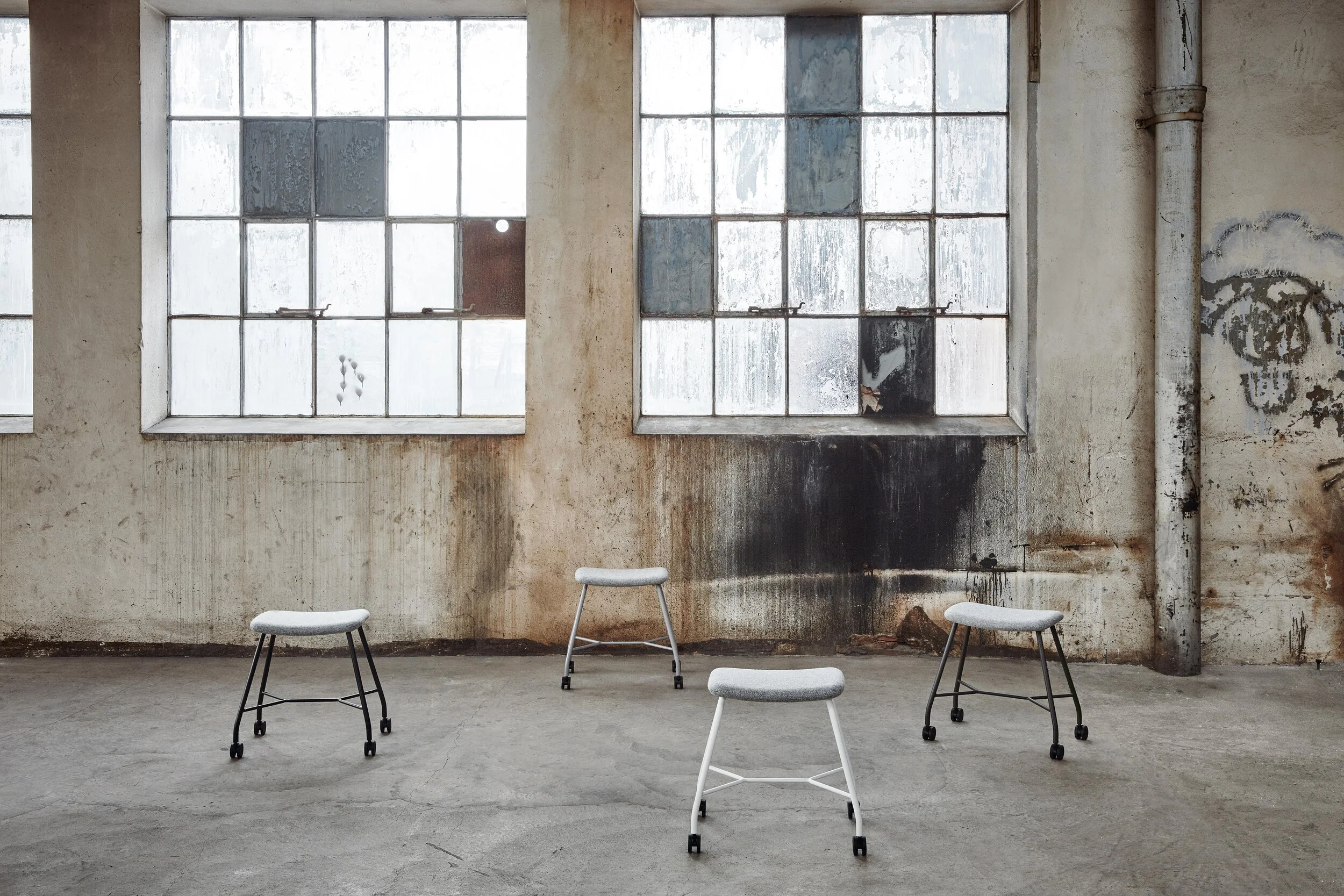 Motus_Seating_GuestDiningStool_ScandinavianSpaces_EnvironmentImage_2.jpeg
