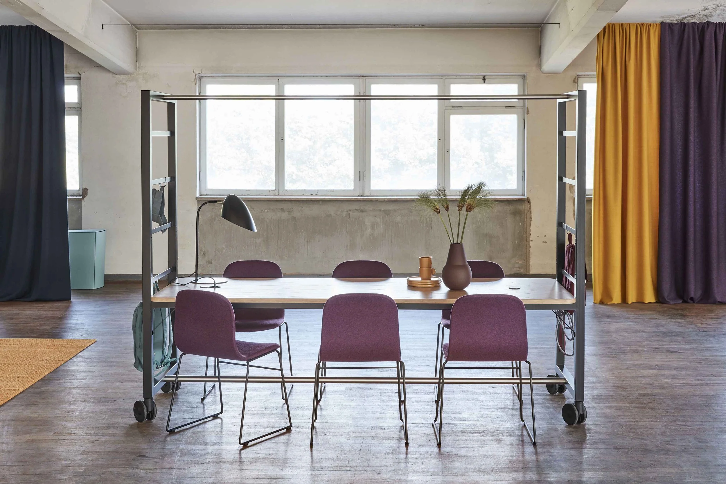 Vagabond_Tables_CafeDiningConferenceMeeting_ScandinavianSpaces_EnvironmentImage_2.jpg
