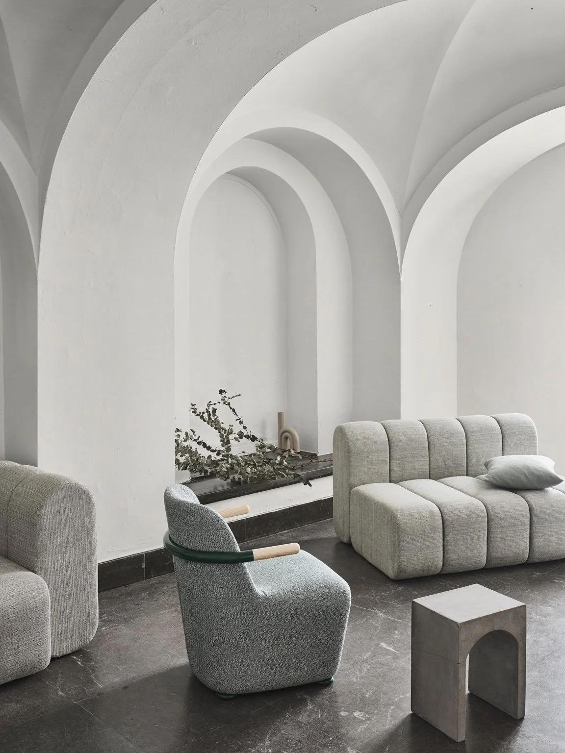 BOBHome_Seating_SofaModular_ScandinavianSpaces_EnvironmentImage_9.jpeg