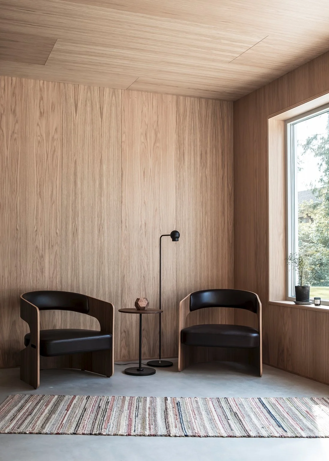 Couronne_Tables_Occasional_ScandinavianSpaces_EnvironmentImage_11.jpeg