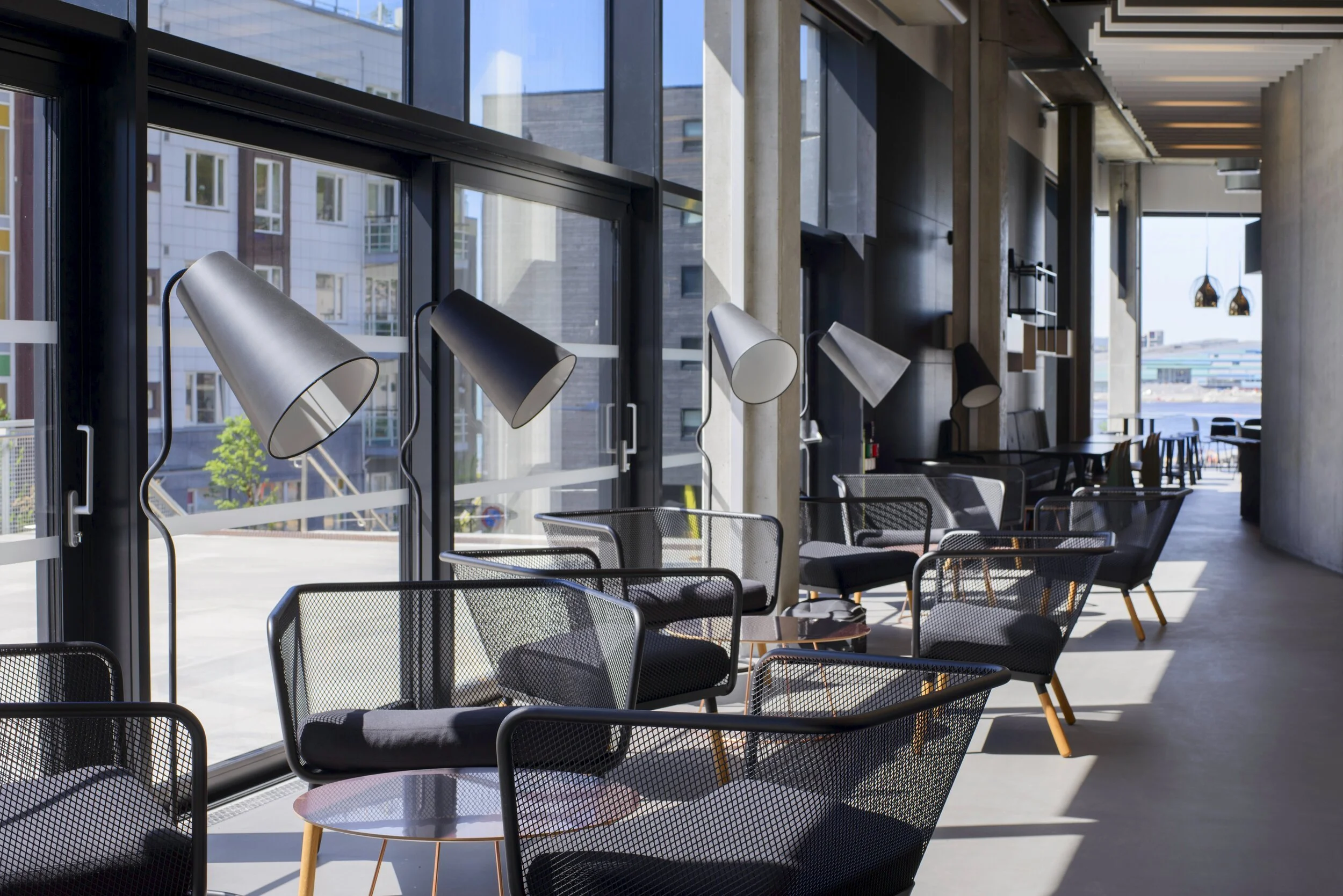 Honken_Seating_LoungeChairSofa_ScandinavianSpaces_EnvironmentImage_6.jpeg