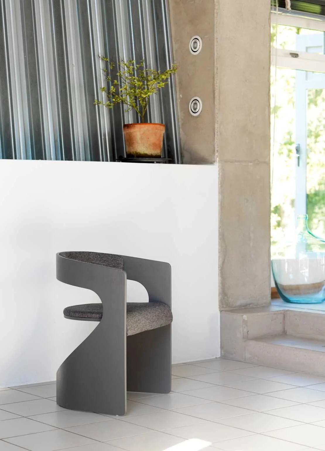 Lucky_Seating_GuestDining_ScandinavianSpaces_EnvironmentImage_1.jpg
