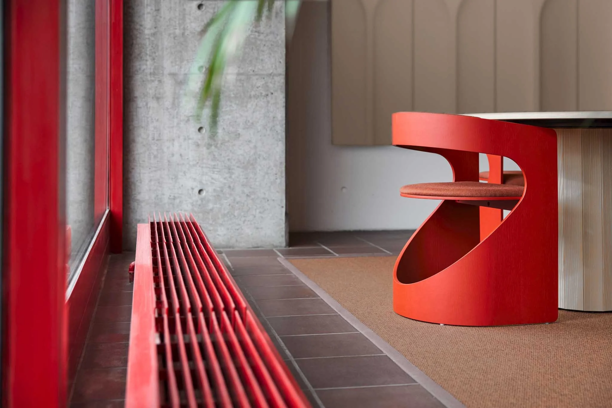 Lucky_Seating_GuestDining_ScandinavianSpaces_EnvironmentImage_8.jpg
