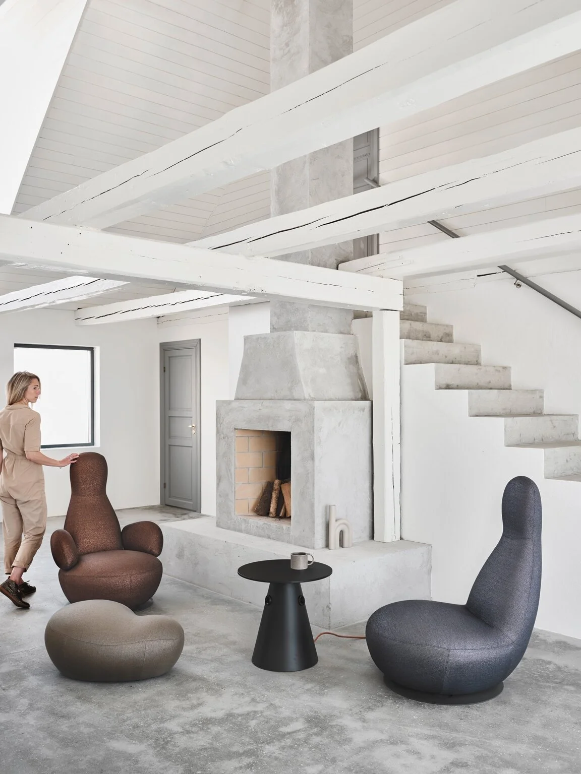 Oppo_Seating_LoungeChairOttoman_ScandinavianSpaces_ProductImage_2.jpeg