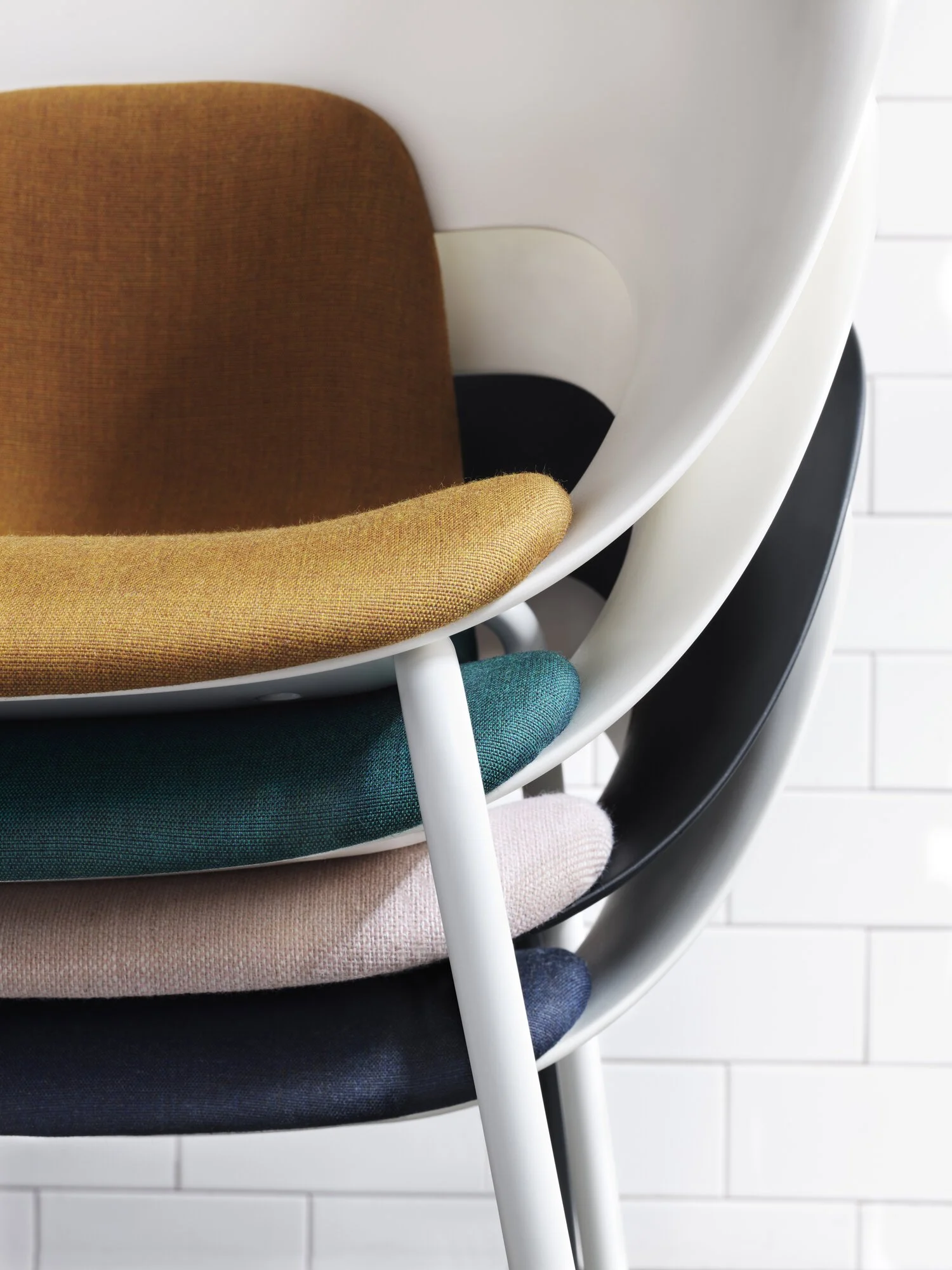 Deli_Seating_GuestDiningStool_ScandinavianSpaces_EnvironmentImage_2.jpeg