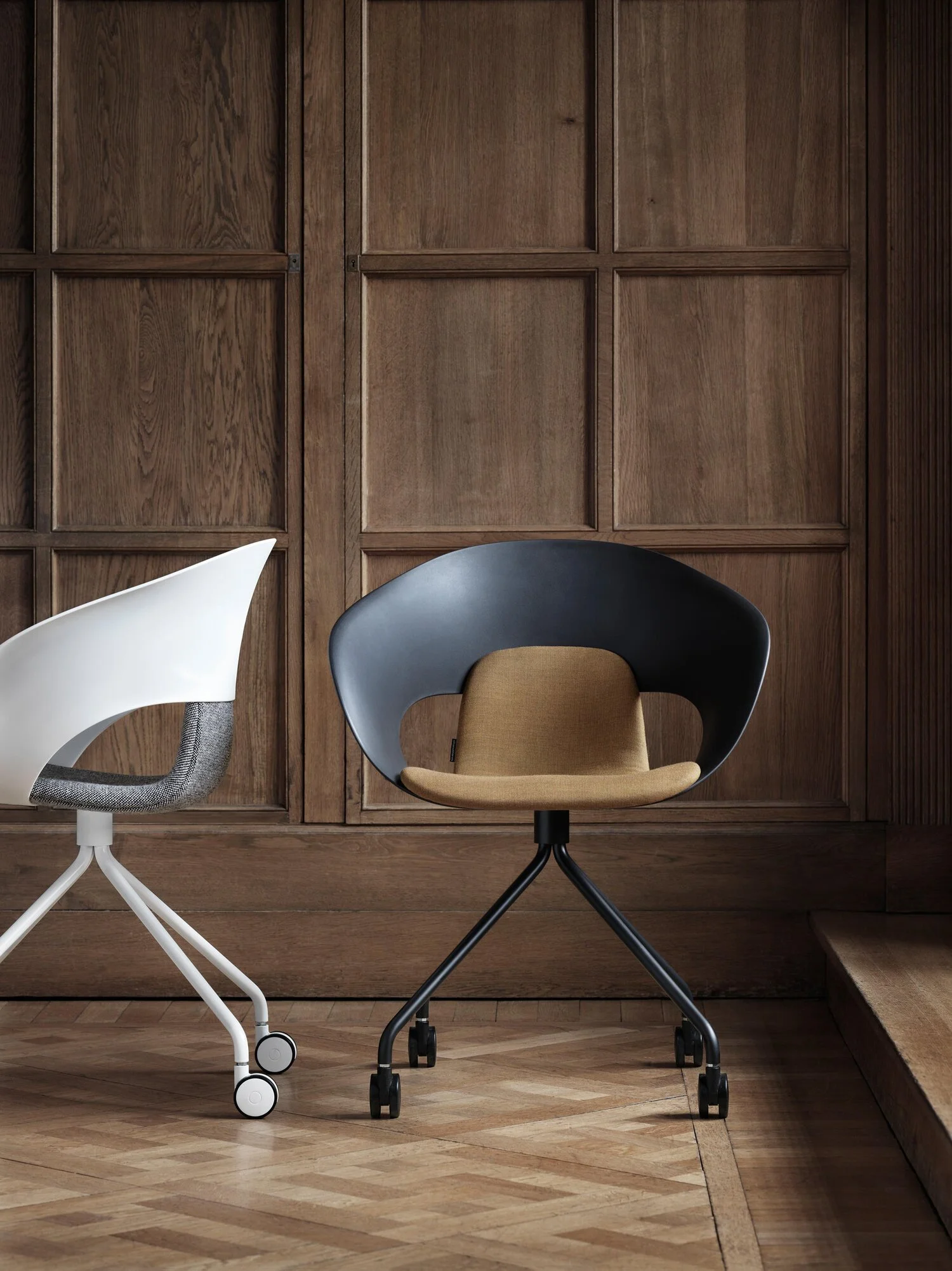 Deli_Seating_GuestDiningStool_ScandinavianSpaces_EnvironmentImage_3.jpeg
