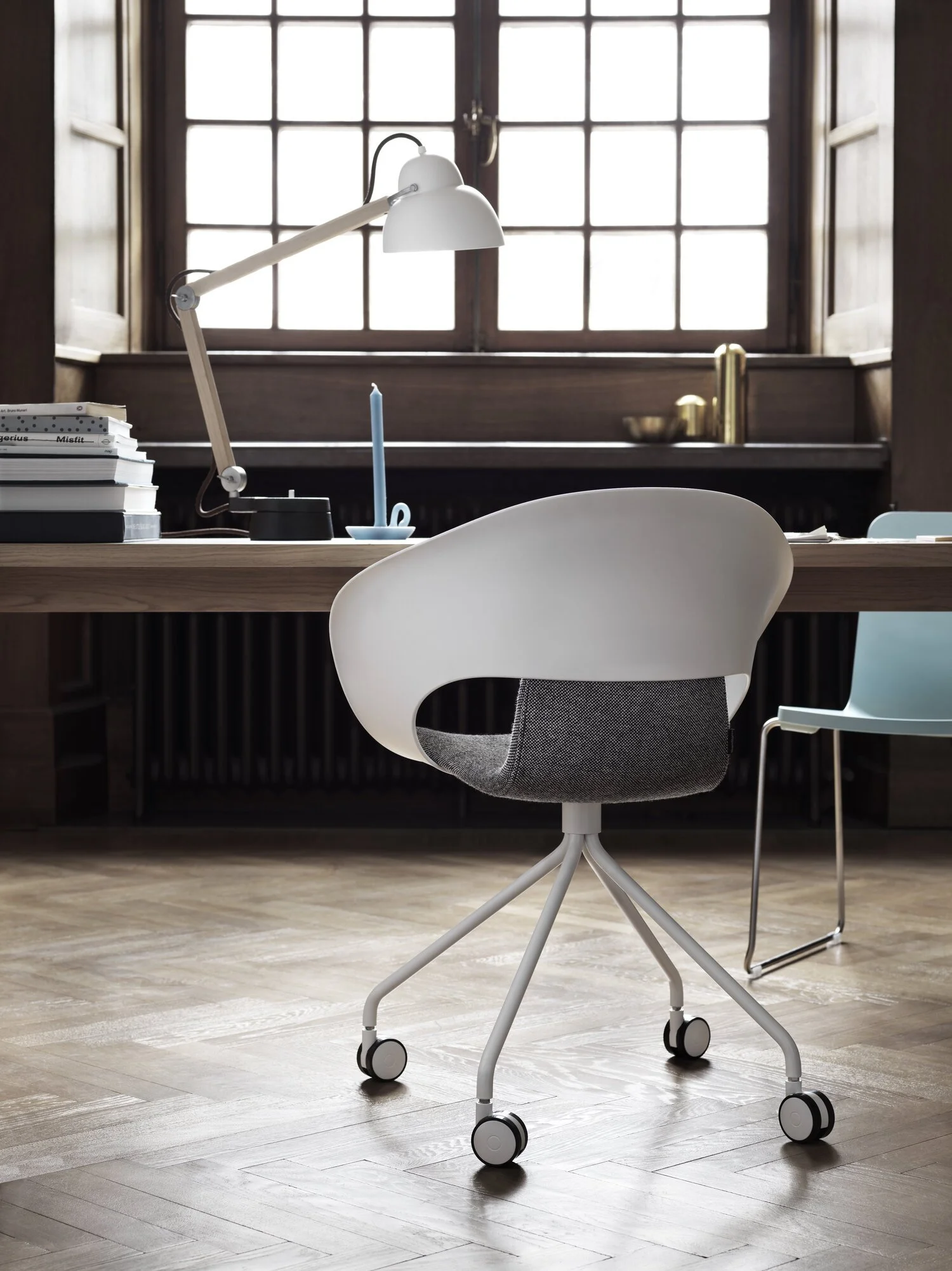 Deli_Seating_GuestDiningStool_ScandinavianSpaces_EnvironmentImage_6.jpeg