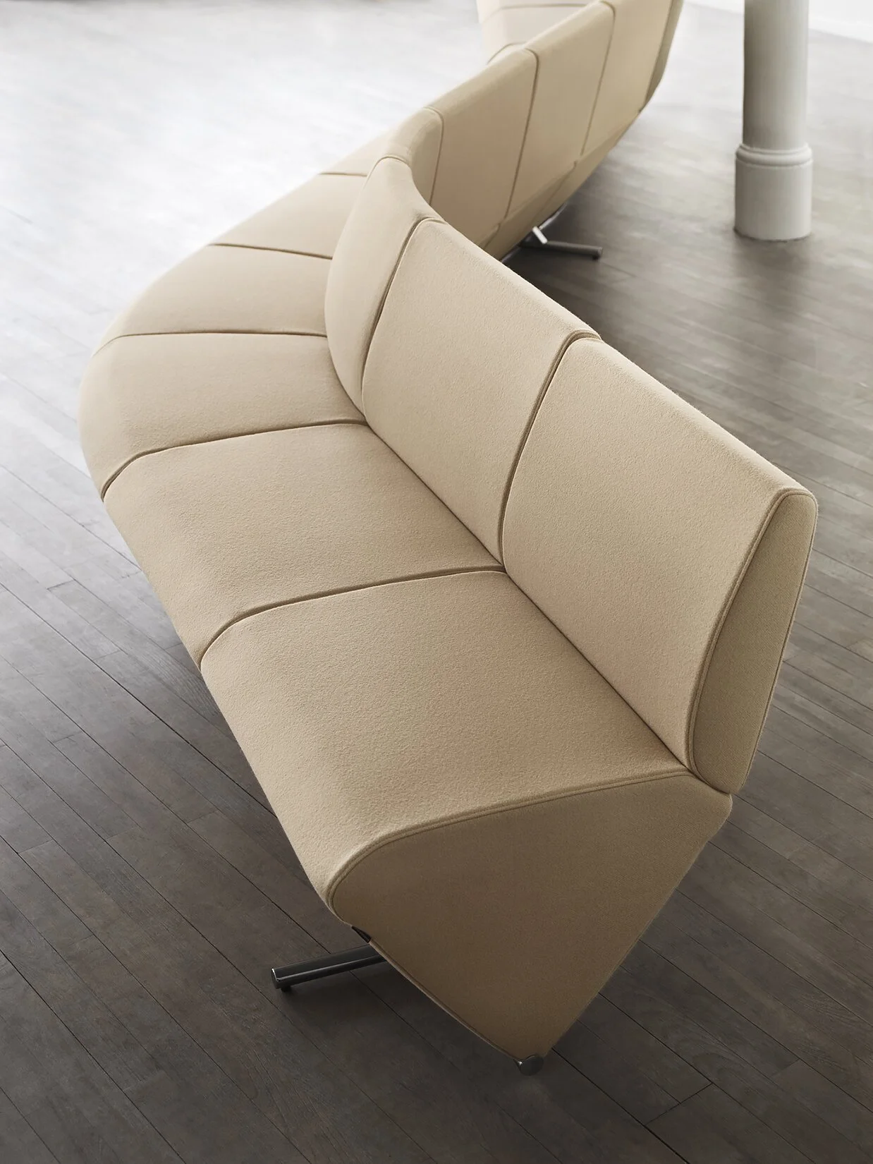 Spino_Seating_SofaModular_ScandinavianSpaces_EnvironmentImage_2.jpeg